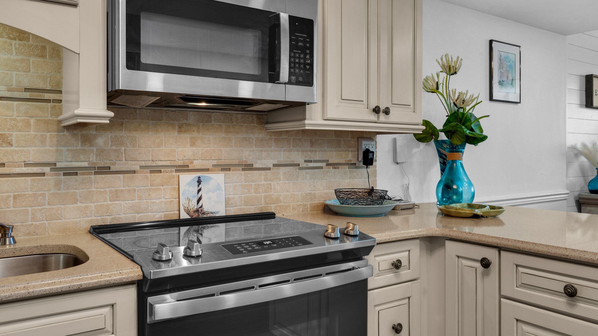 BeachCrest 102 - Kitchen 