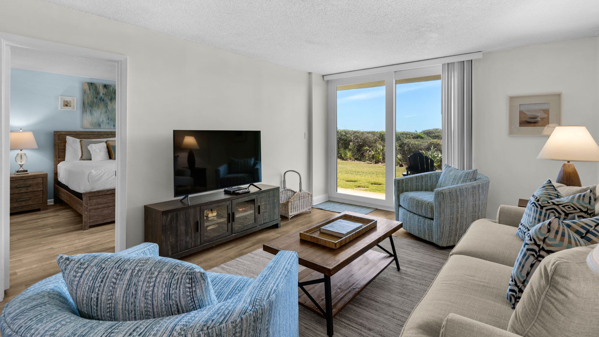 BeachCrest 103 Living area