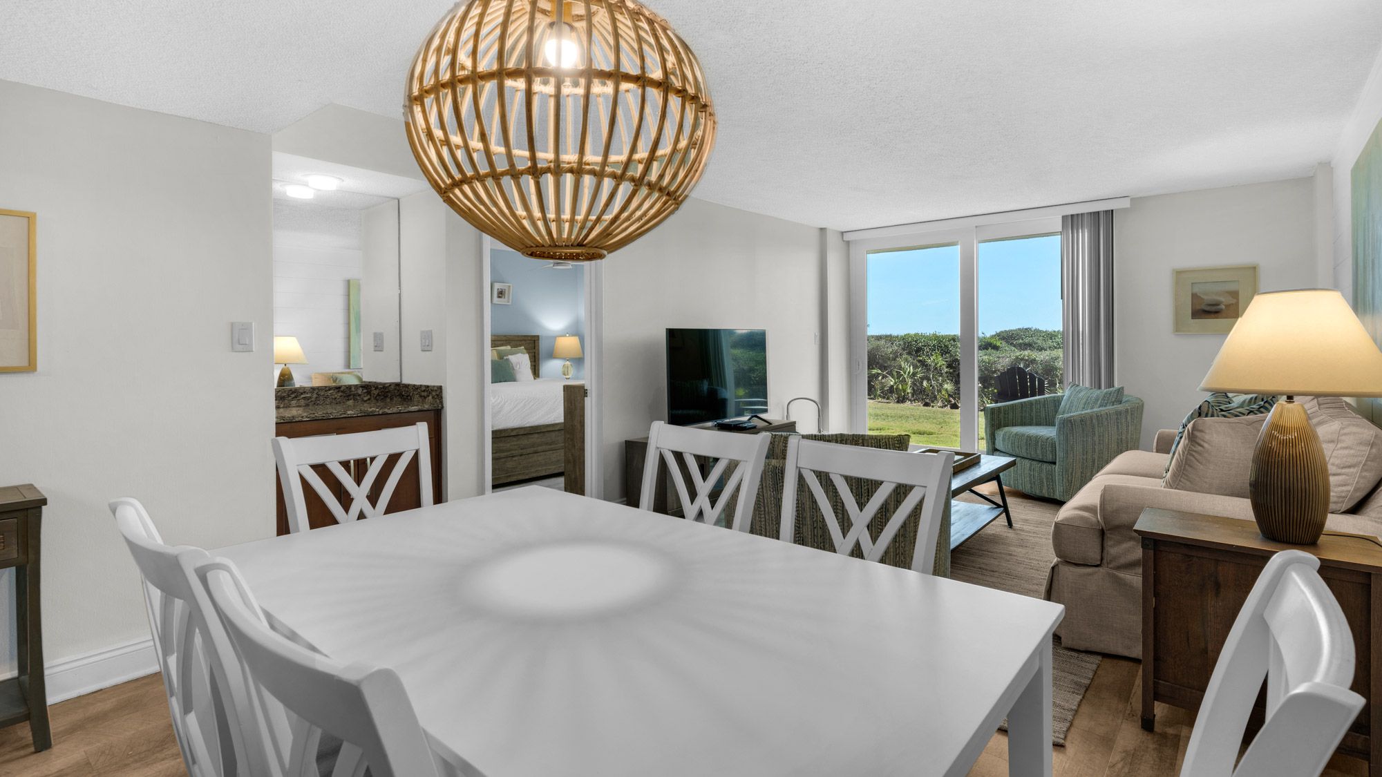 BeachCrest 103 Dining area