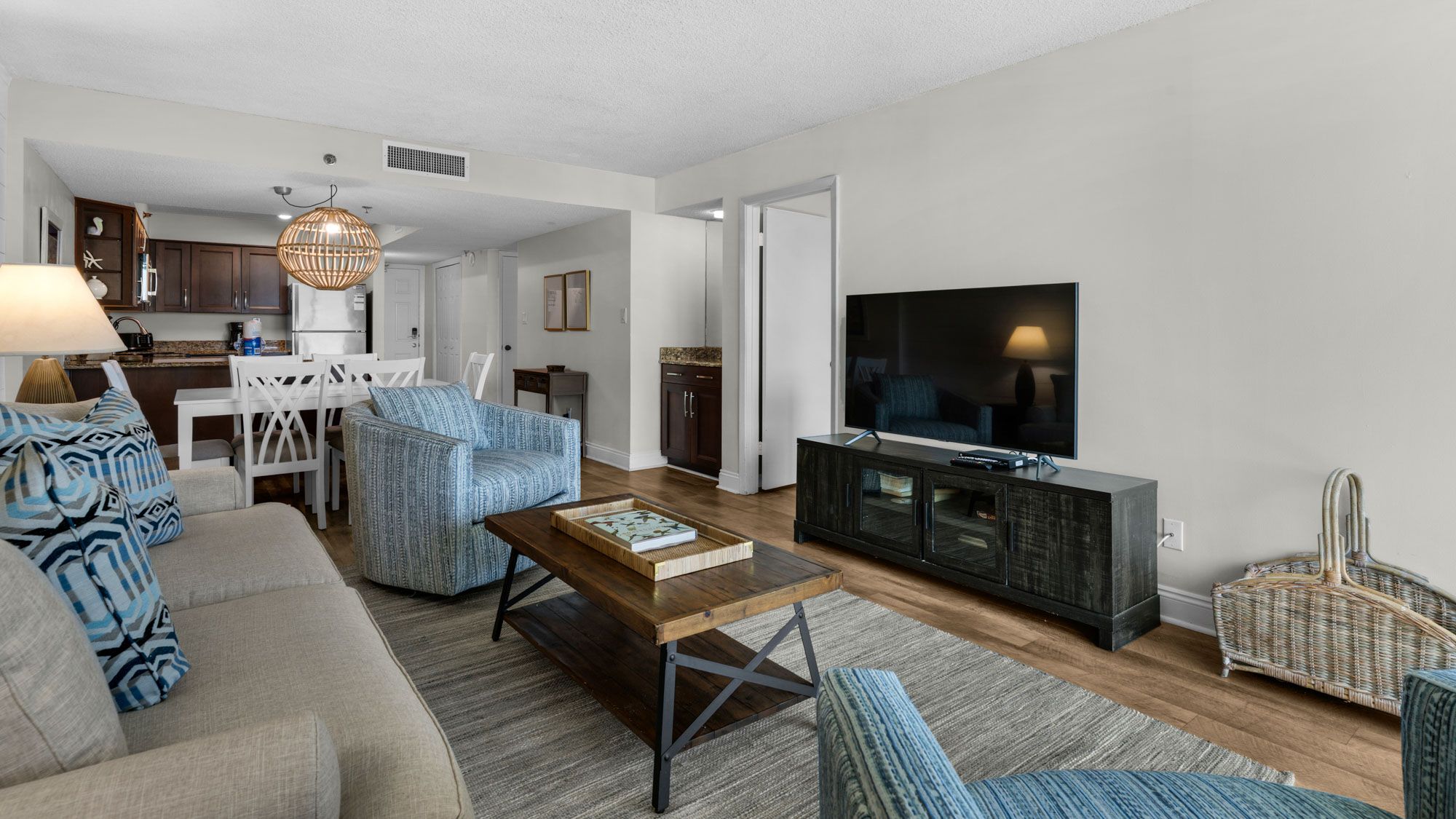 BeachCrest 103 Living area