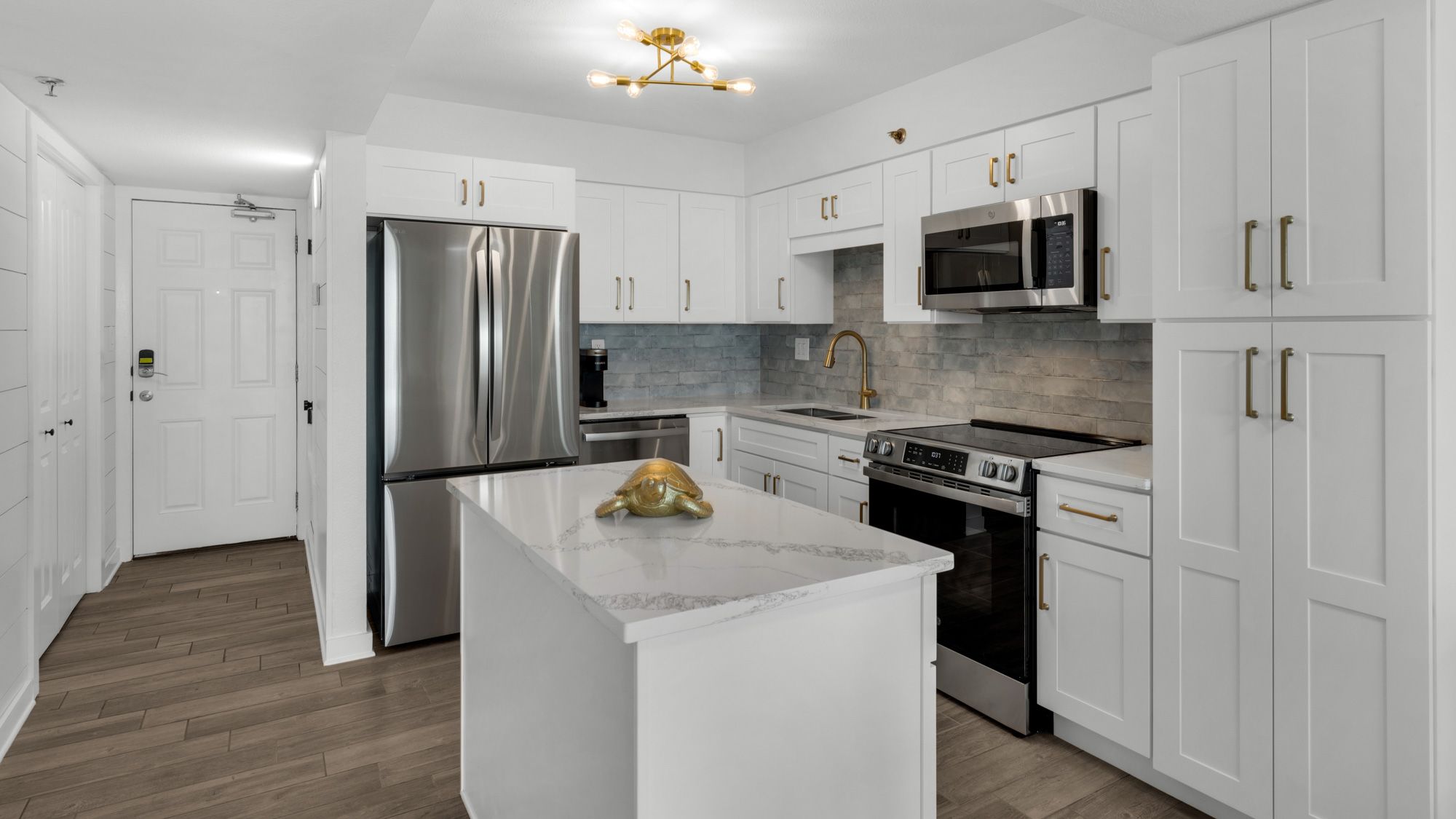 BeachCrest 204: Renovated and resigned kitchen with pull out tra