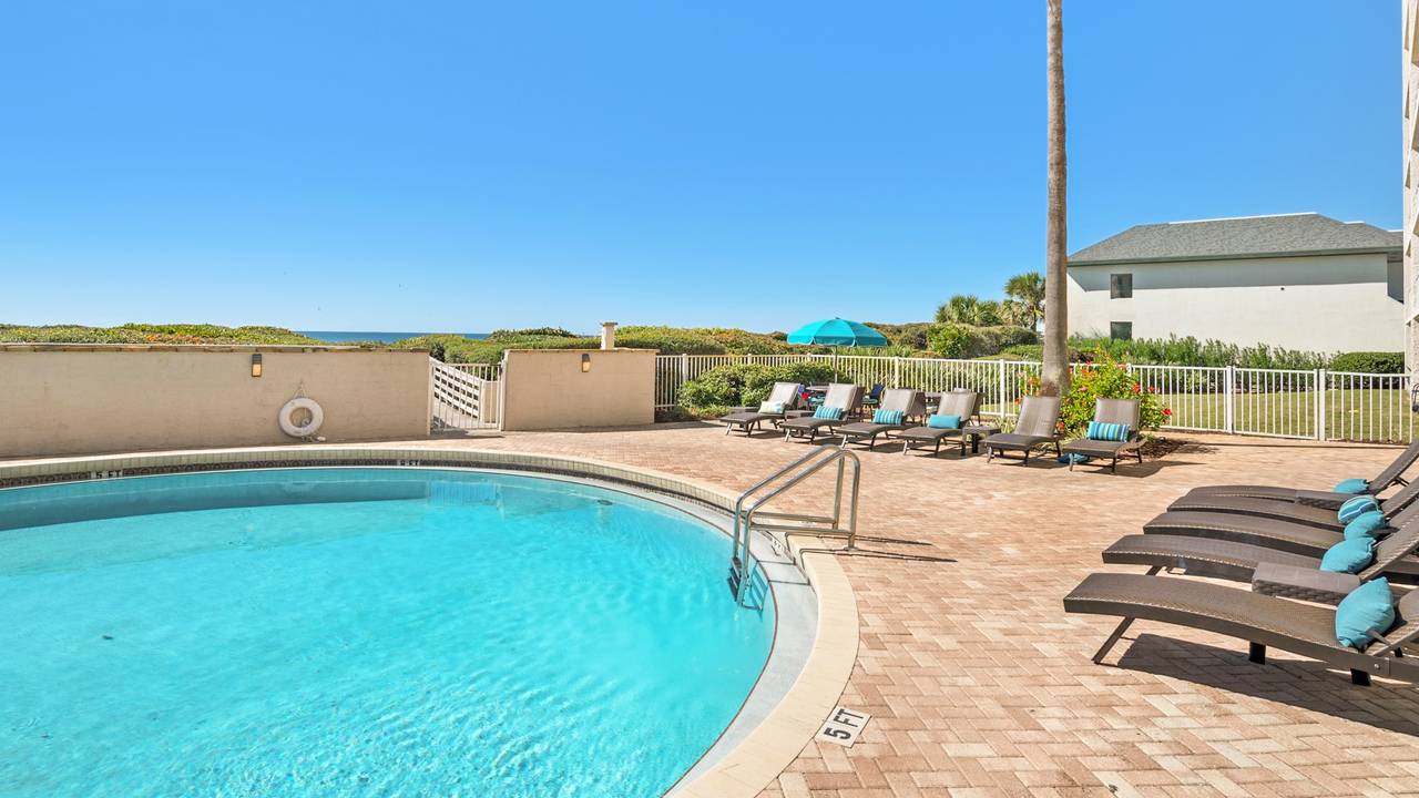 Gulf Front heated pool - be at the pool in minutes! Gulf Front heated pool - be at the pool in minutes!