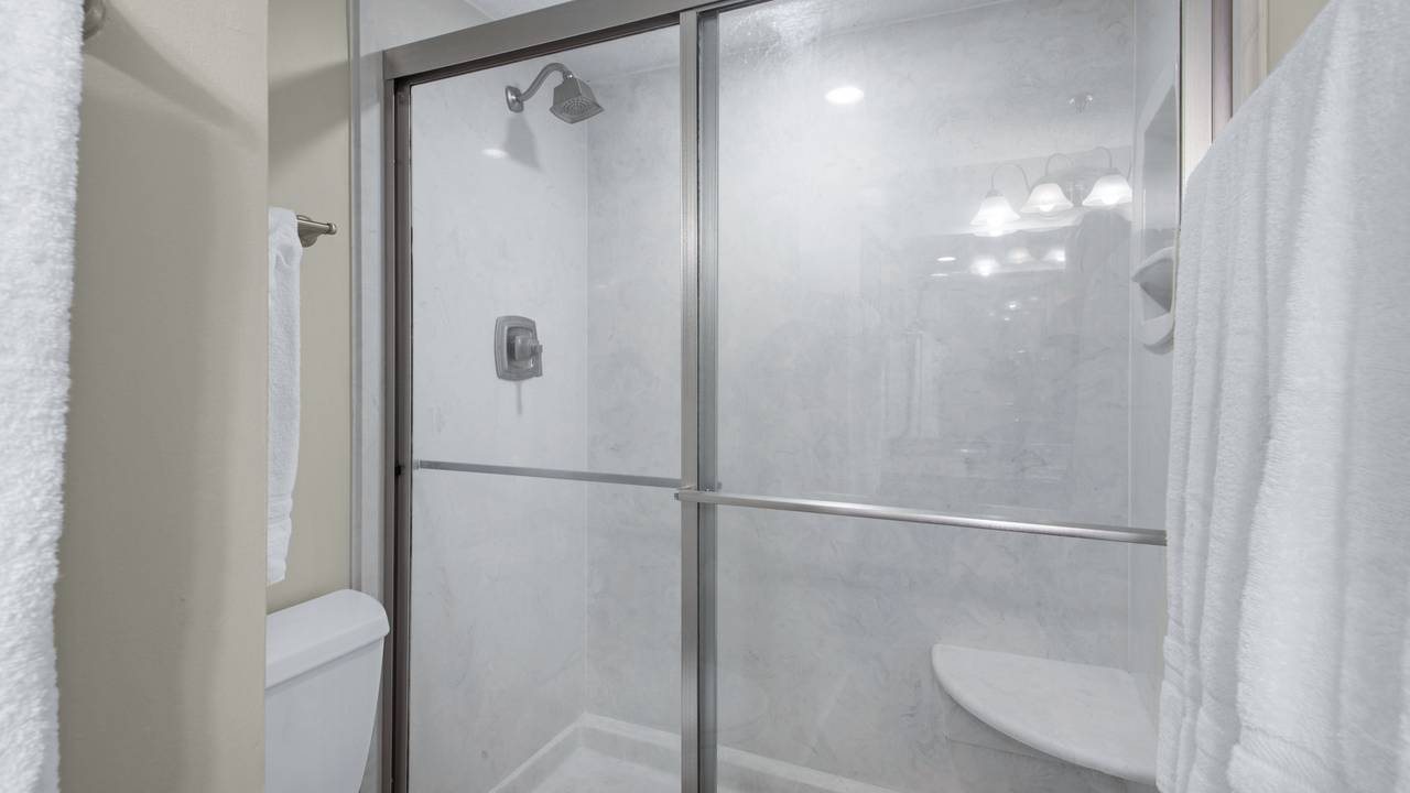 BeachCrest 205 Shower BeachCrest 205 Shower