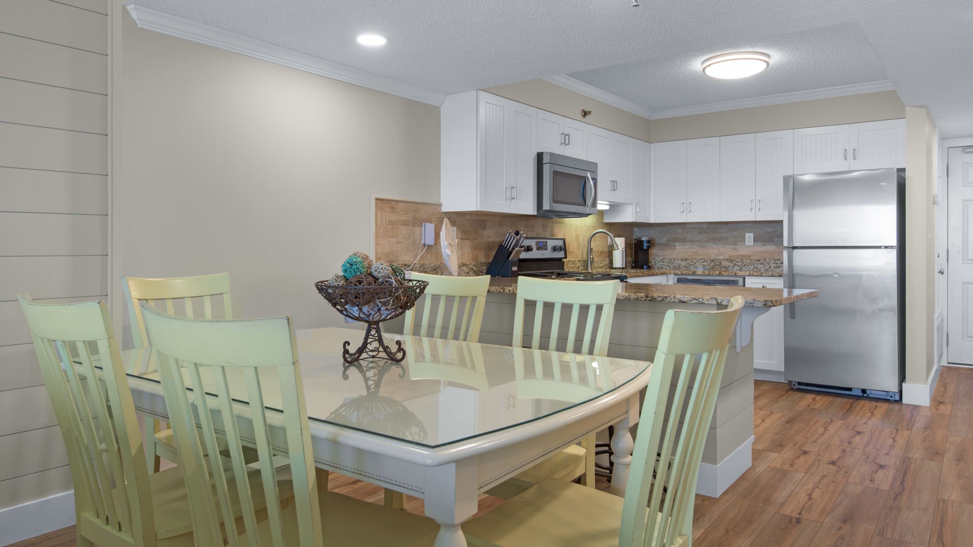 BeachCrest 205 Dining Table and Kitchen