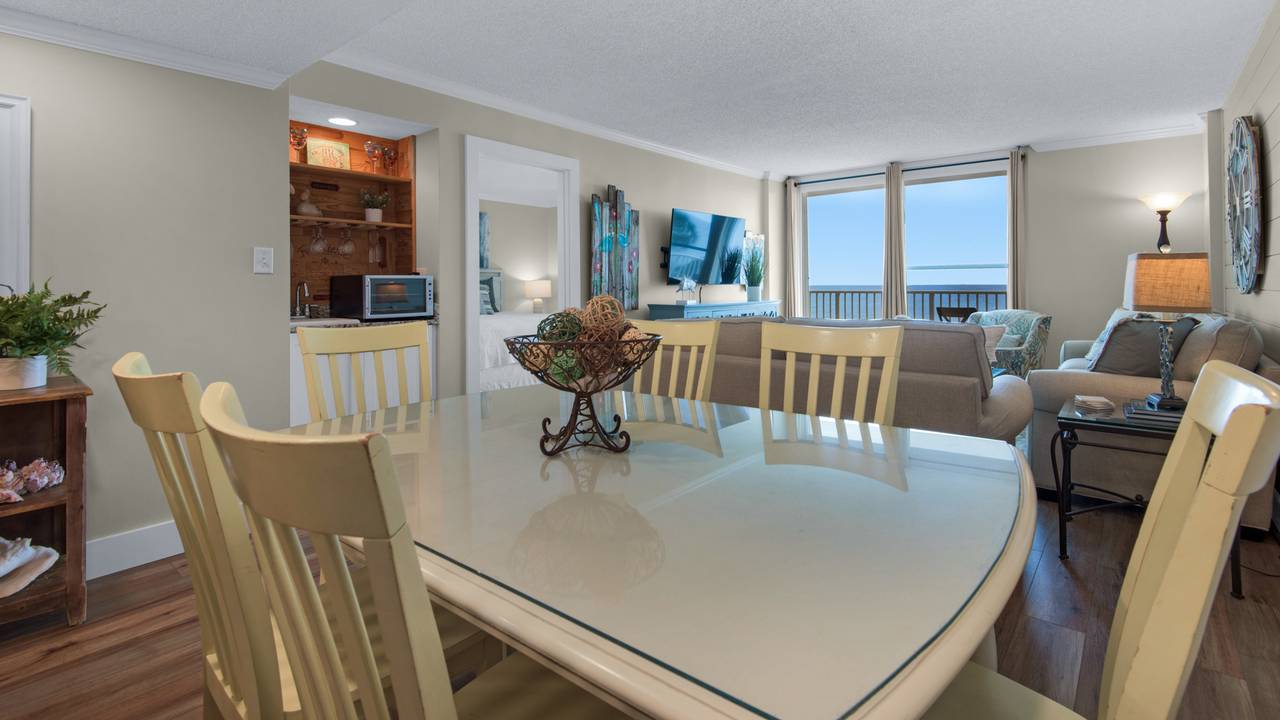 BeachCrest 205 Dining Table BeachCrest 205 Dining Table