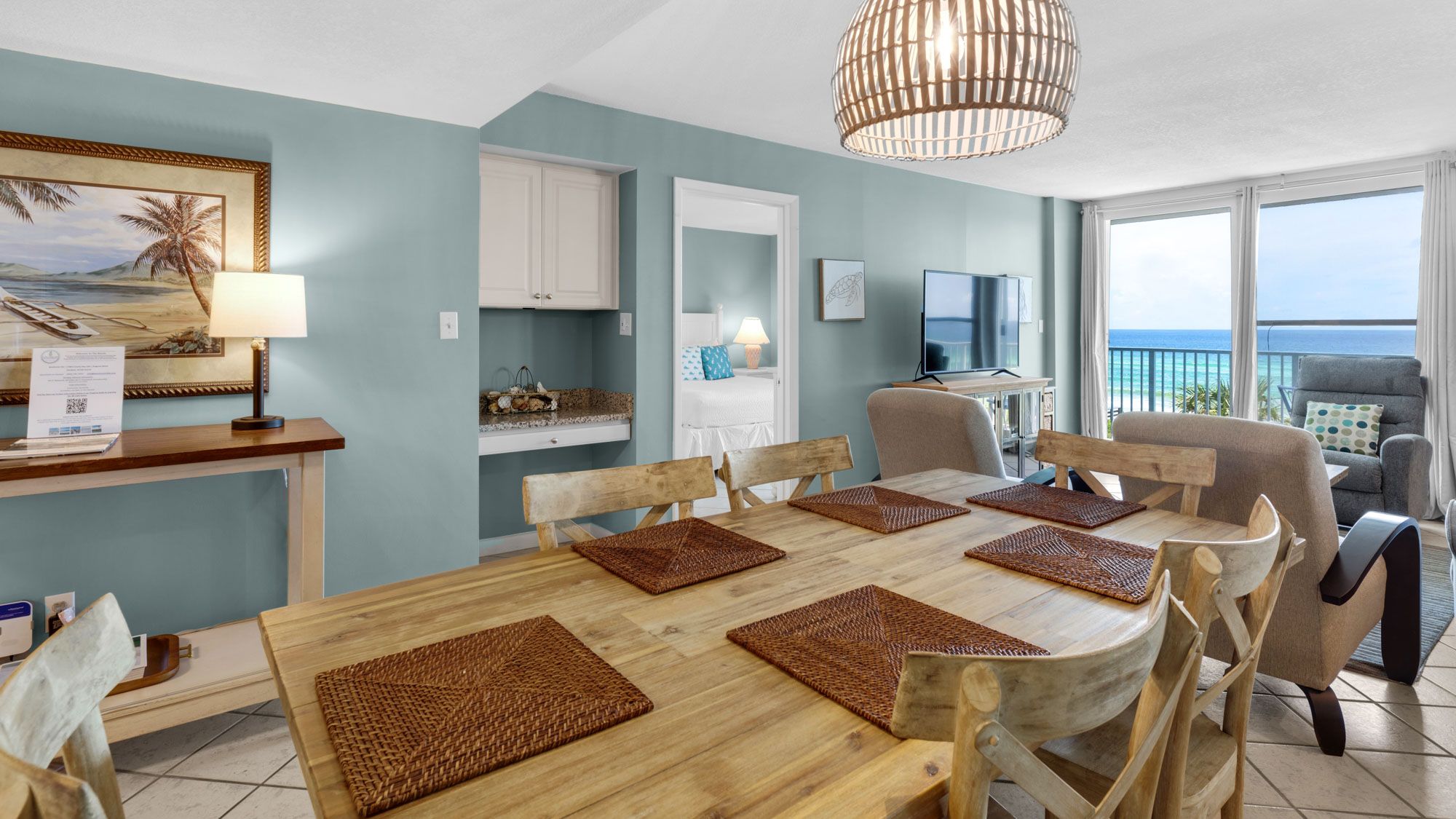 BeachCrest 301 Dining area