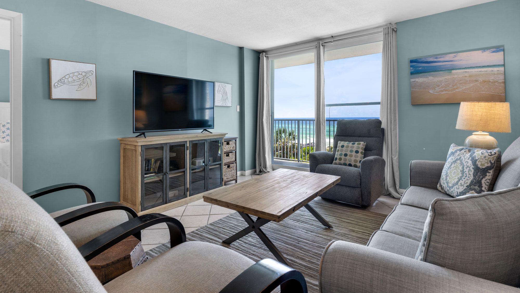 BeachCrest 301 Living area