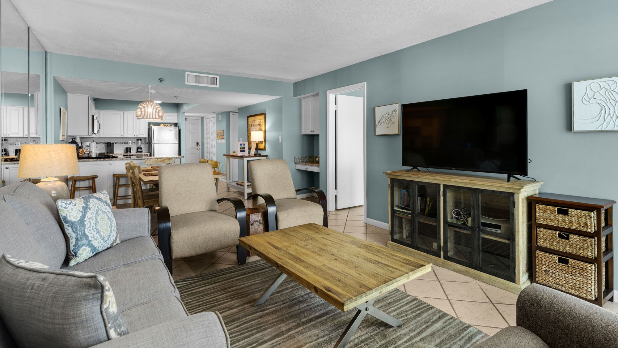 BeachCrest 301 Living area