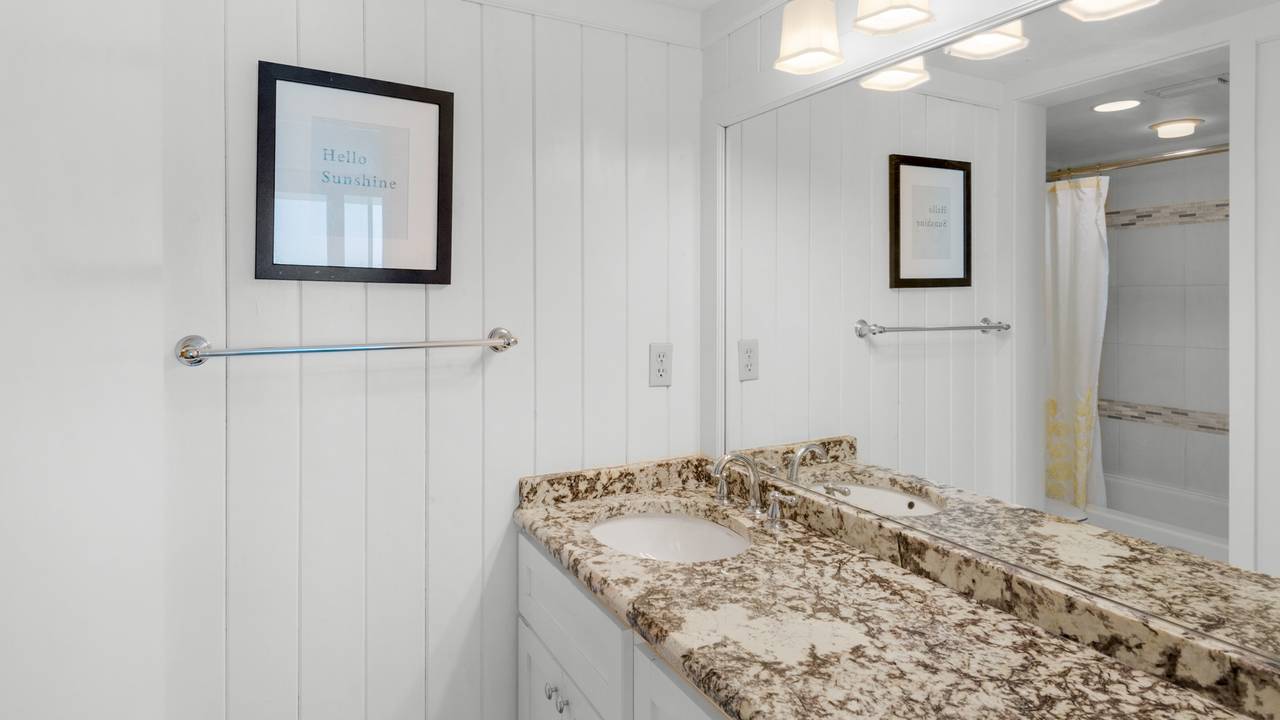 BeachCrest 304 Master Bath BeachCrest 304 Master Bath