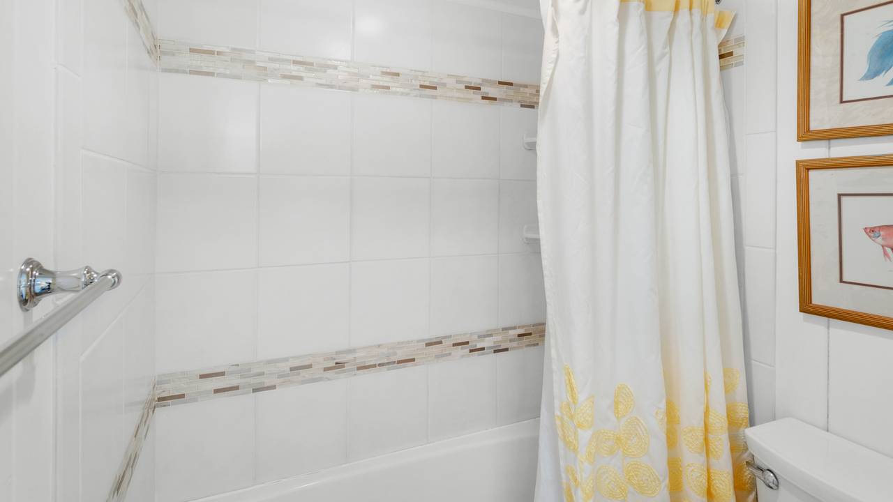 BeachCrest 304 Master Bath BeachCrest 304 Master Bath