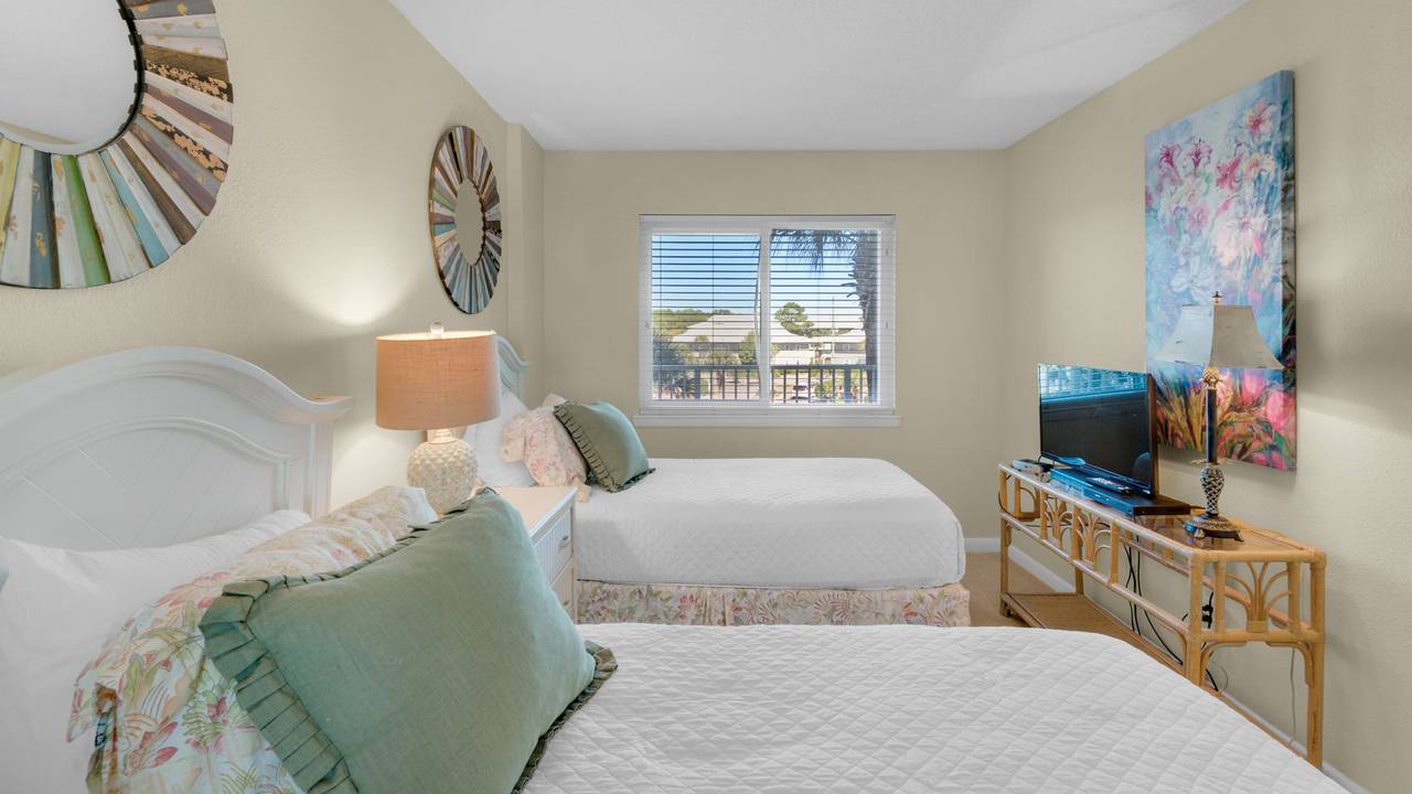 BeachCrest 304 Twin Beds BeachCrest 304 Twin Beds