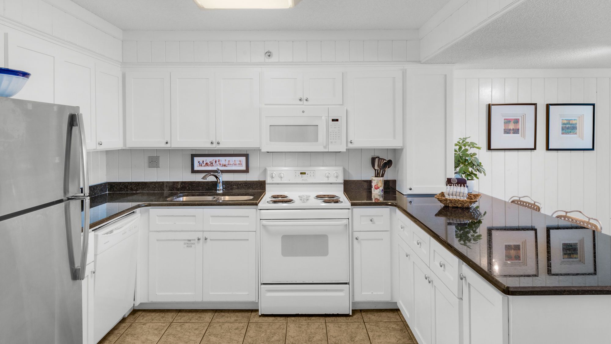 BeachCrest 304 Kitchen NEW