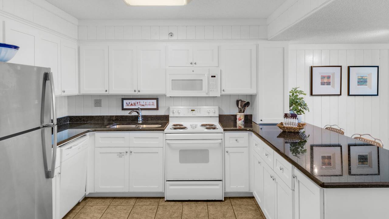 BeachCrest 304 Kitchen NEW BeachCrest 304 Kitchen NEW