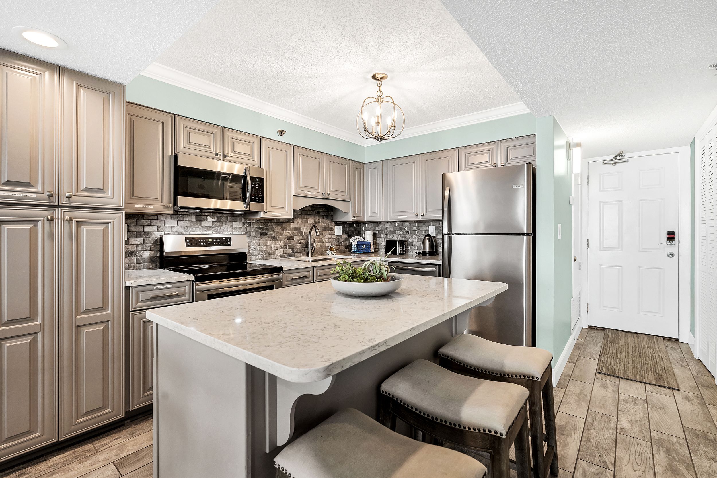 BeachCrest 305 Kitchen