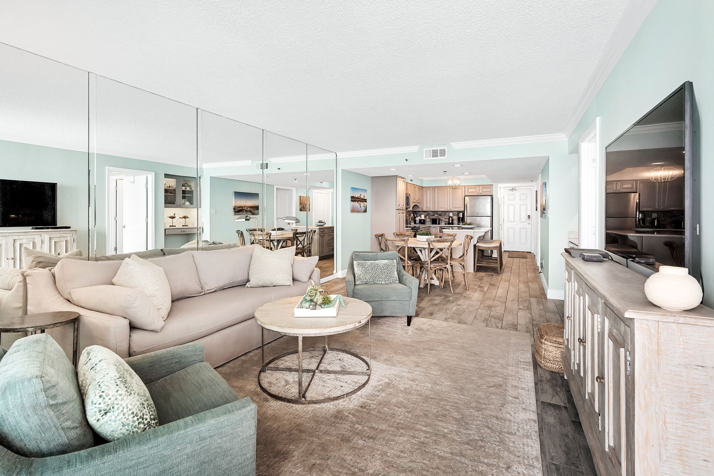 BeachCrest 305 Living Area