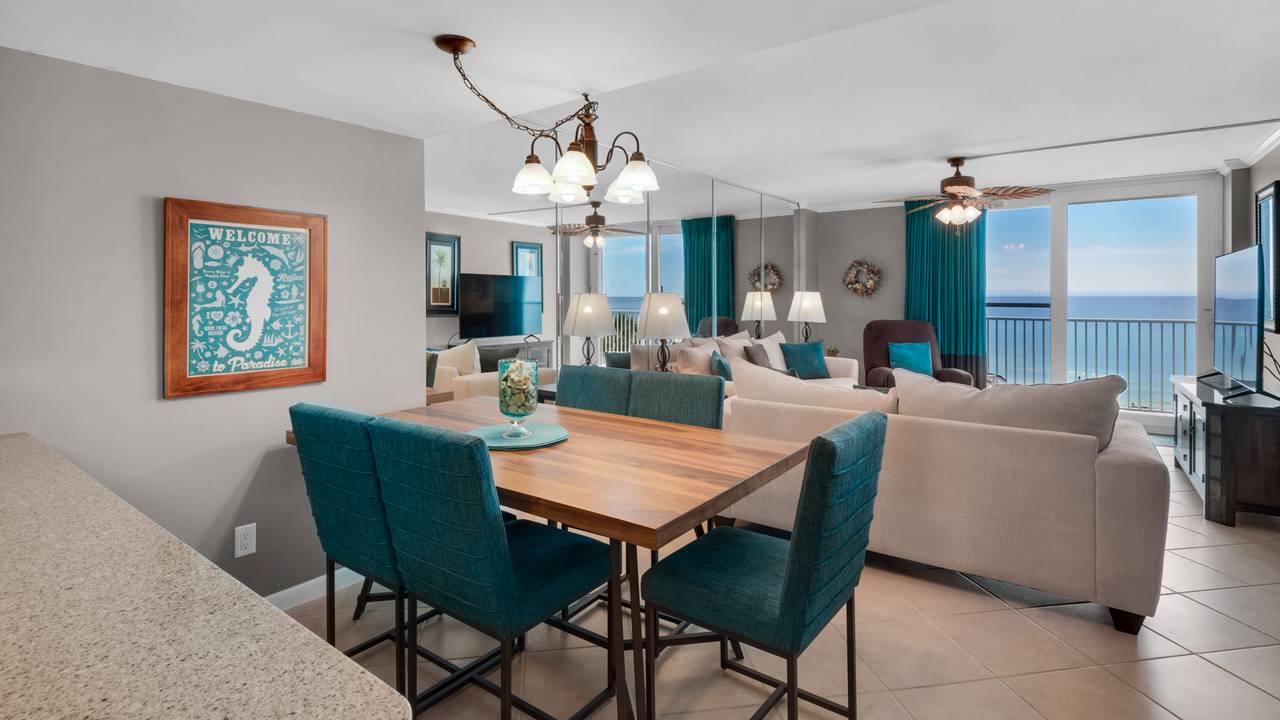 BeachCrest 306 Dining Table and Living Area BeachCrest 306 Dining Table and Living Area