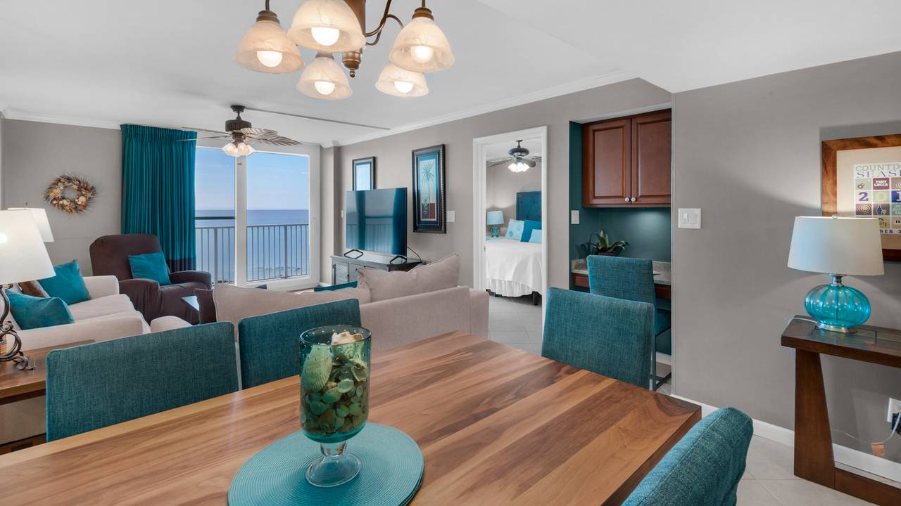 BeachCrest 306 Dining Table and Living Area BeachCrest 306 Dining Table and Living Area