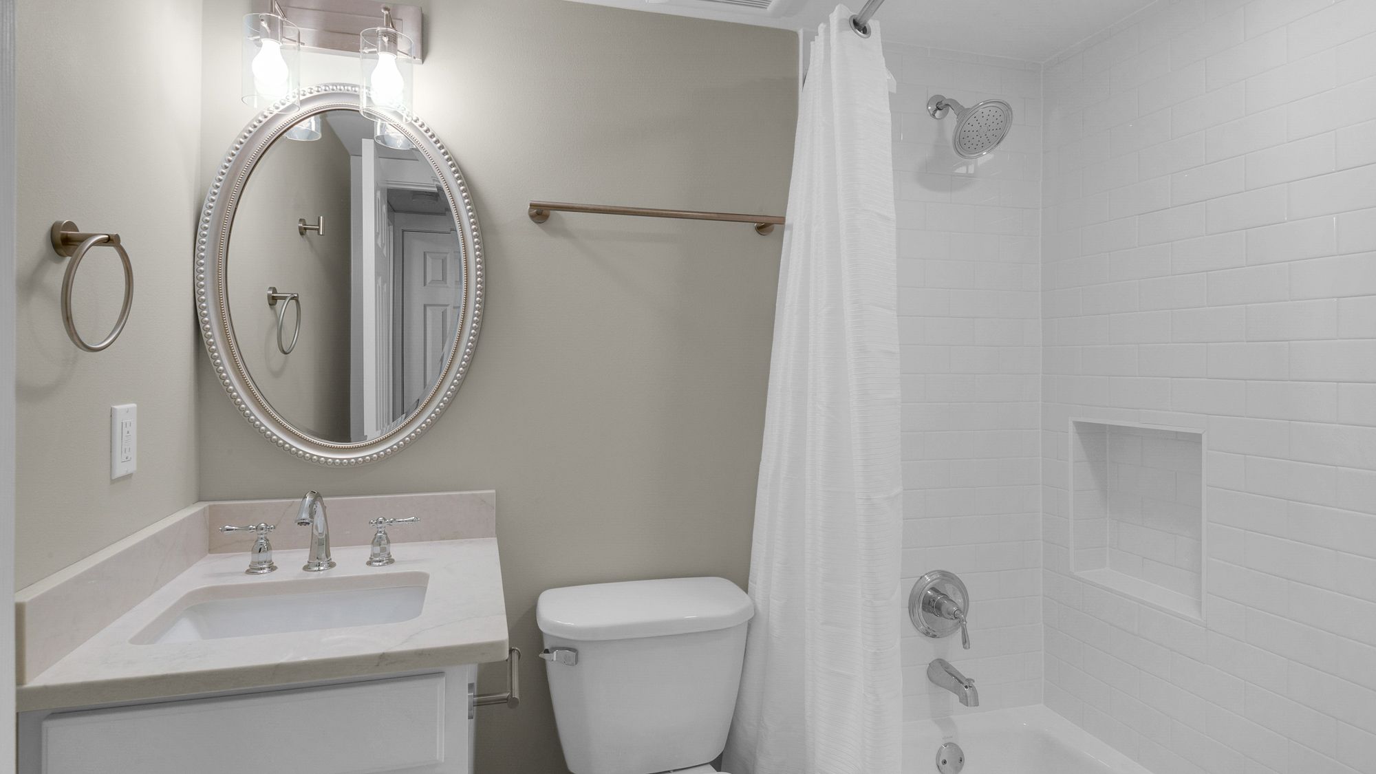 BeachCrest 402 Guest Bathroom