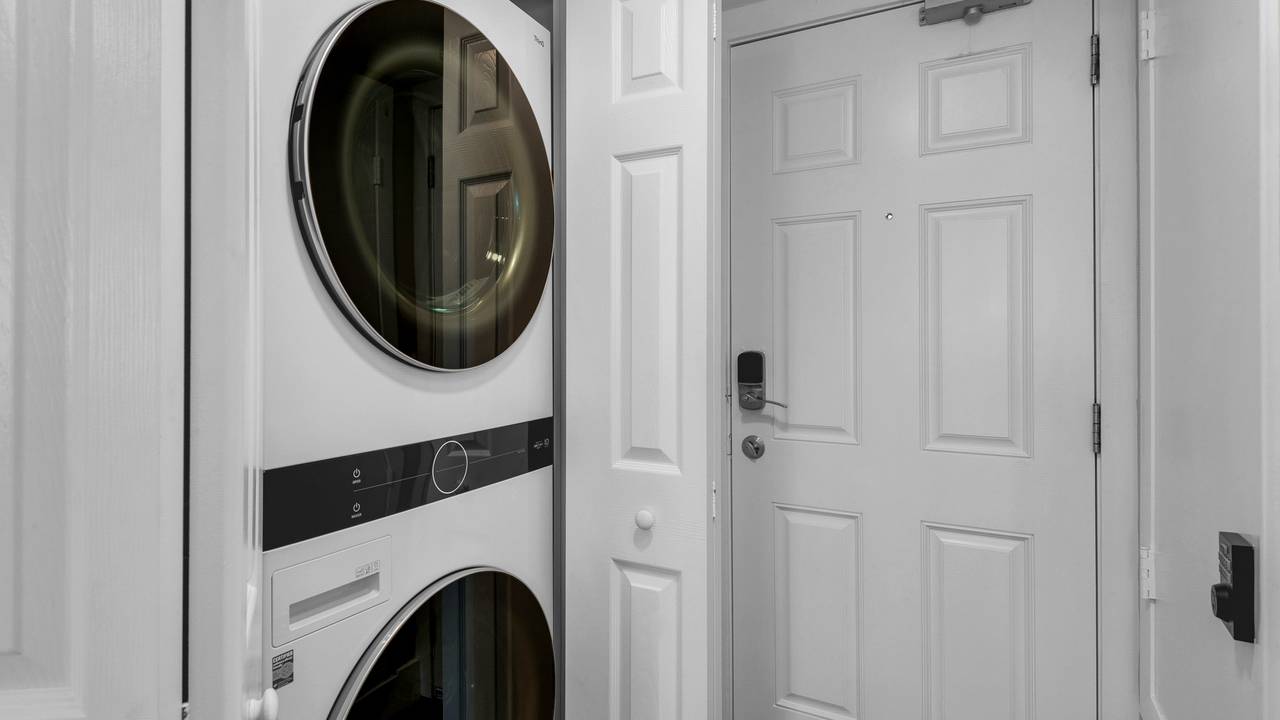 BeachCrest 402 Laundry BeachCrest 402 Laundry