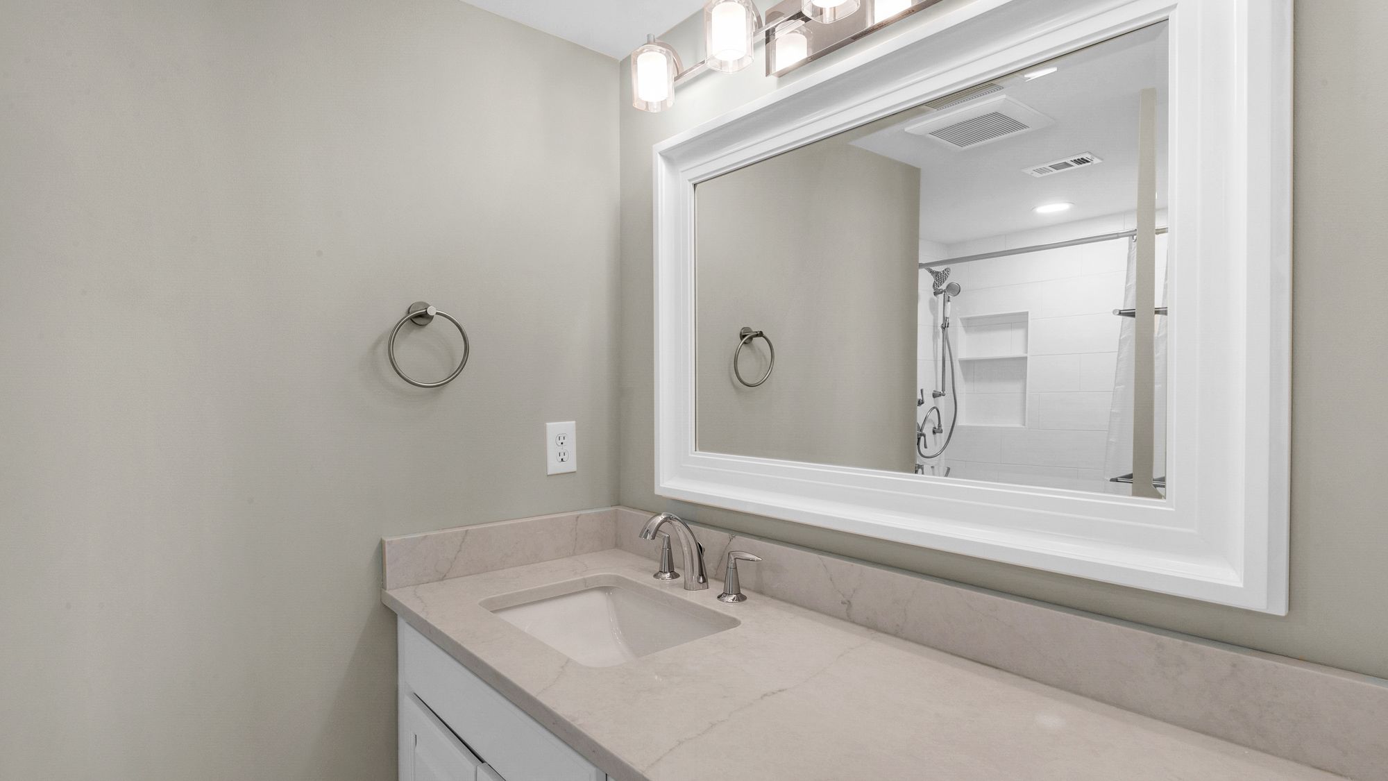 BeachCrest 402 Private Bathroom