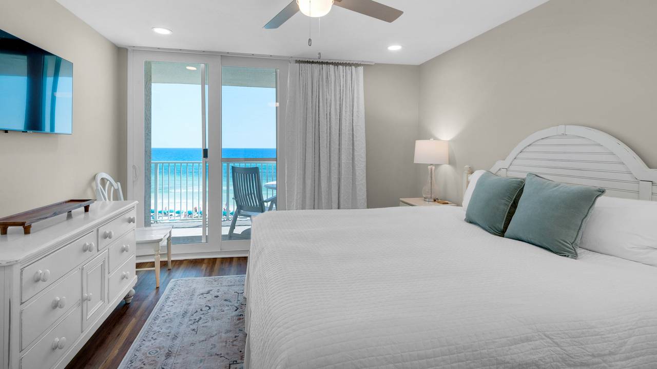 BeachCrest 402 King Bedroom with Private Bathroom and Balcony Ac BeachCrest 402 King Bedroom with Private Bathroom and Balcony Ac