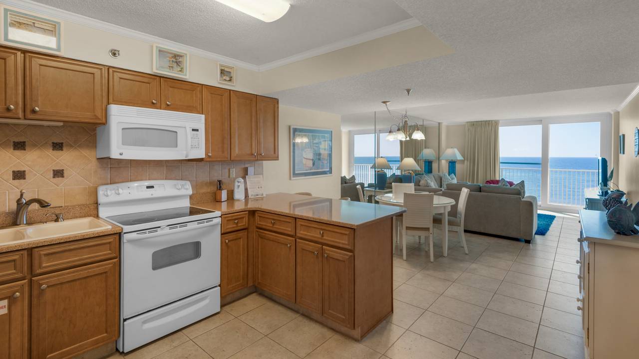 BeachCrest 404 Kitchen BeachCrest 404 Kitchen