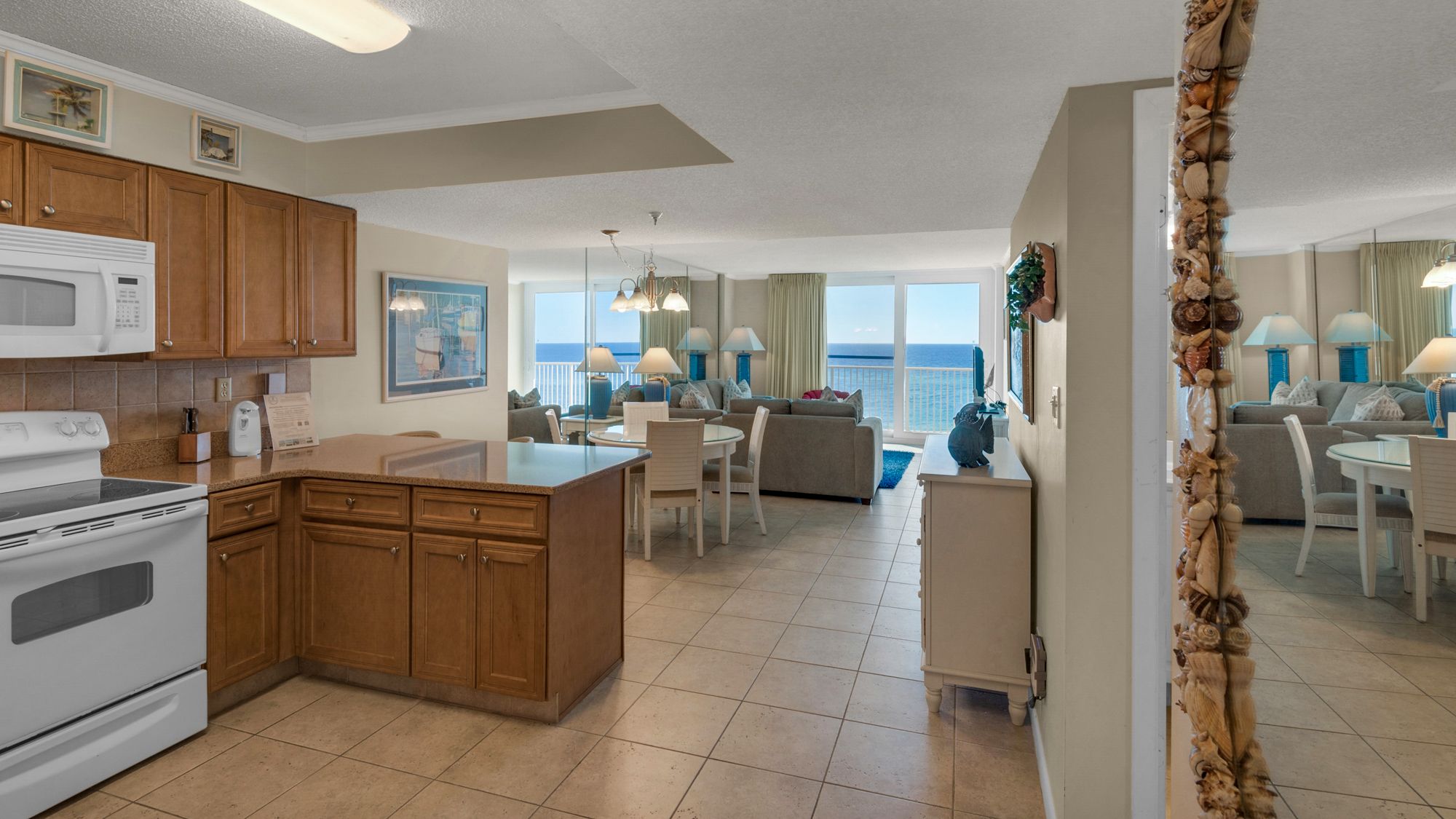 BeachCrest 404 Main Area