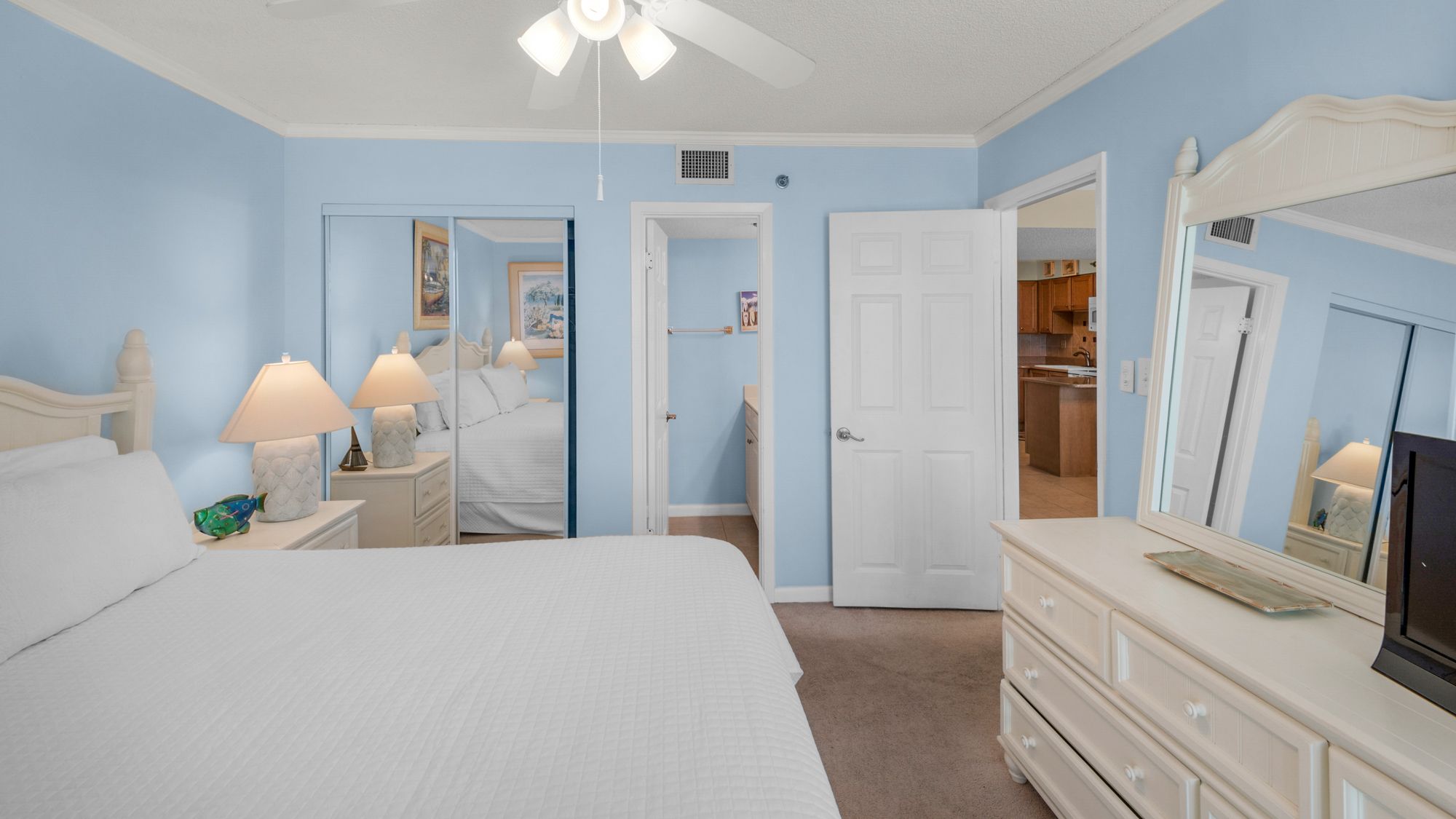 BeachCrest 404 King Master Bedroom