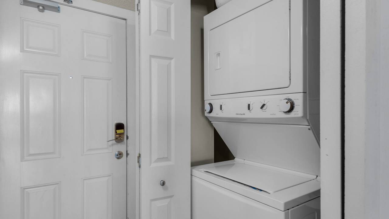 BeachCrest 405 Washer and Dryer BeachCrest 405 Washer and Dryer