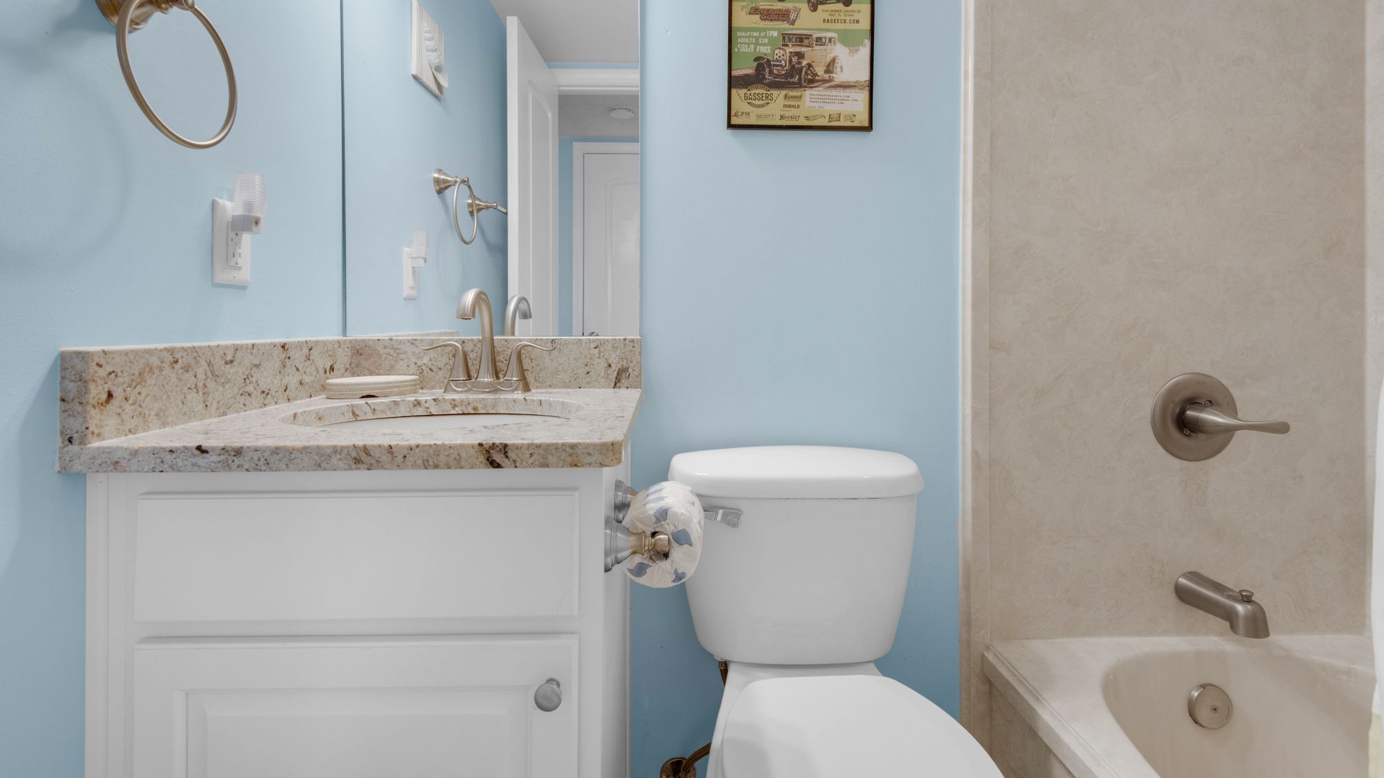 BeachCrest 406 Guest Bathroom