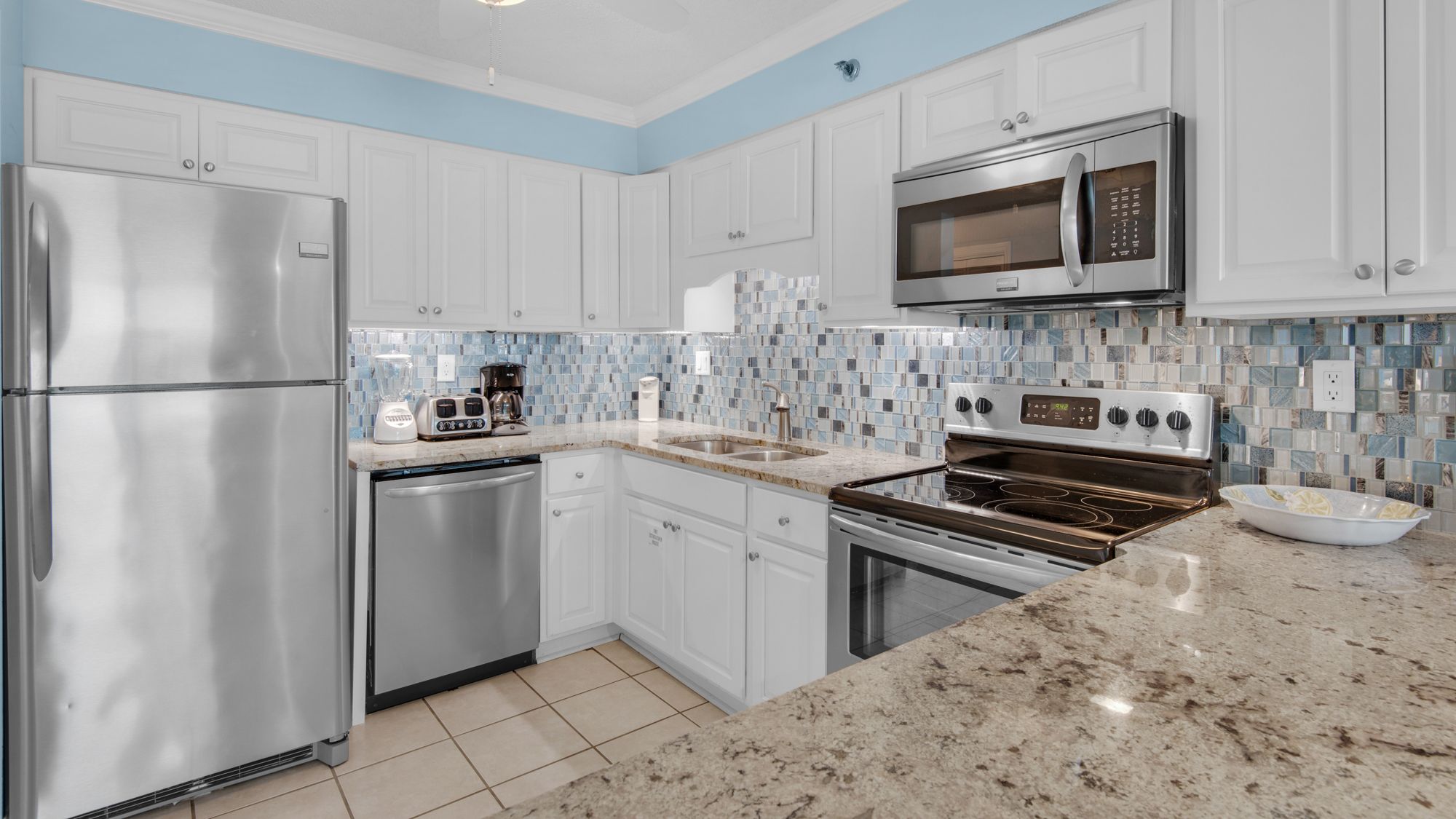 BeachCrest 406 Kitchen