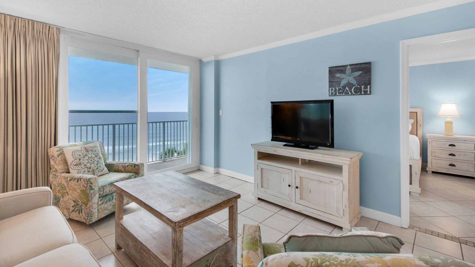 BeachCrest 406 Living Area