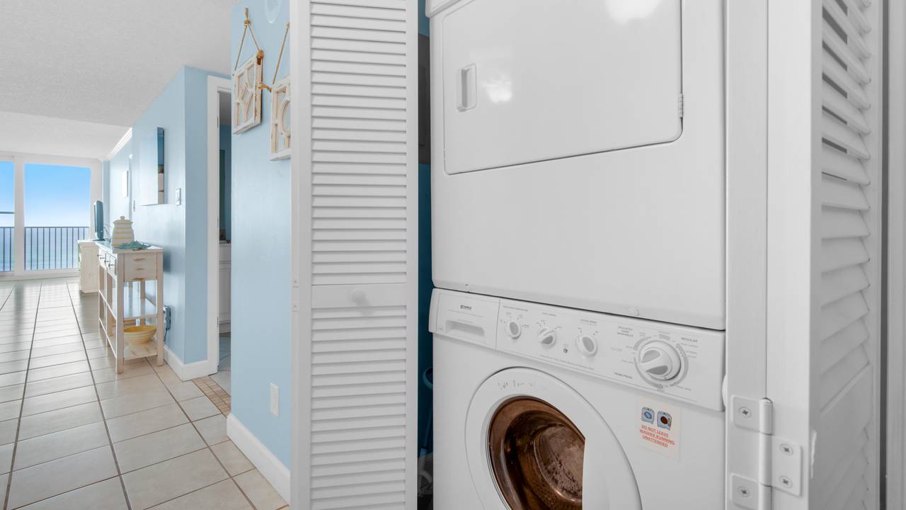 BeachCrest 406 Laundry BeachCrest 406 Laundry