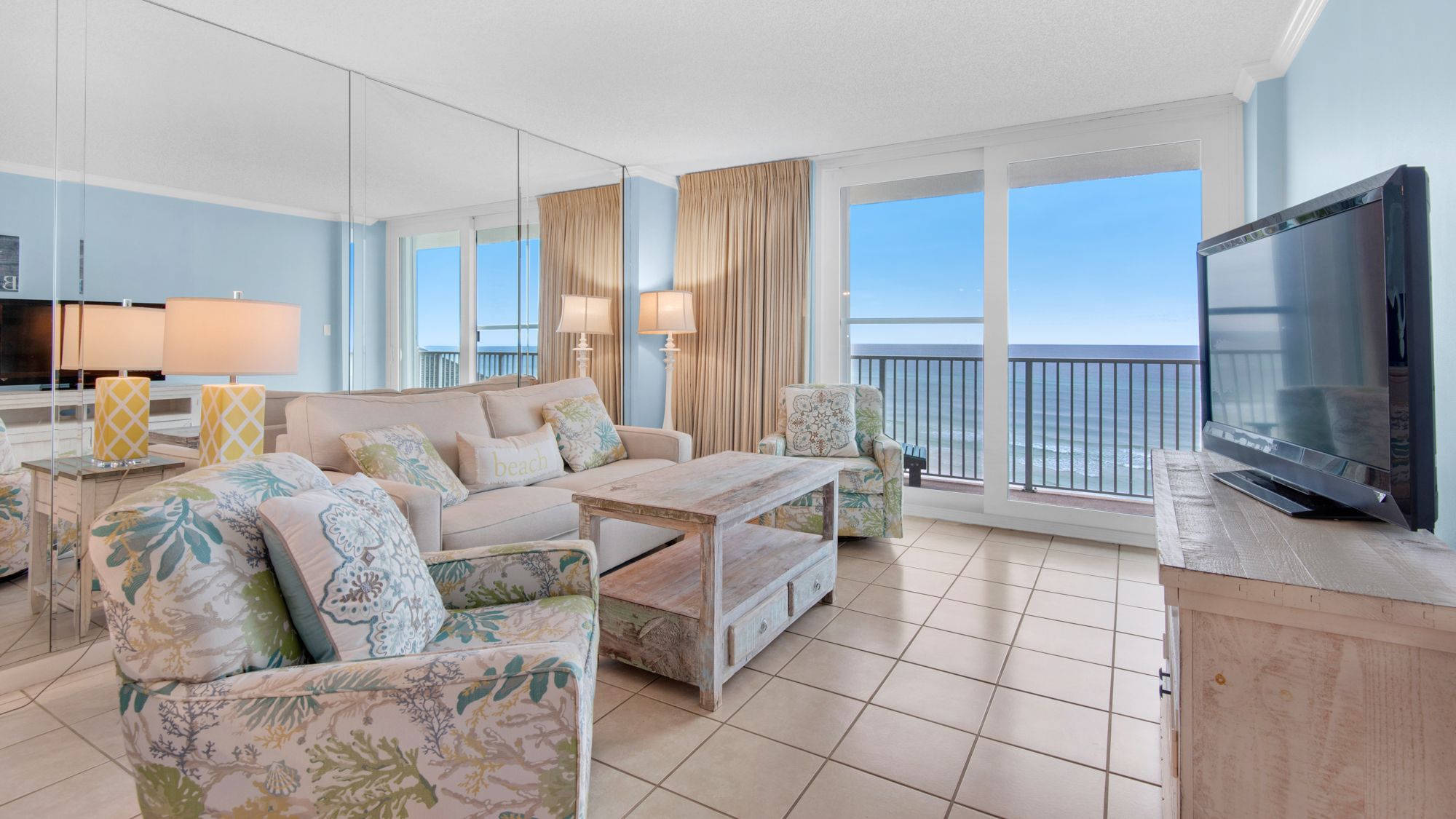 BeachCrest 406 Living Area