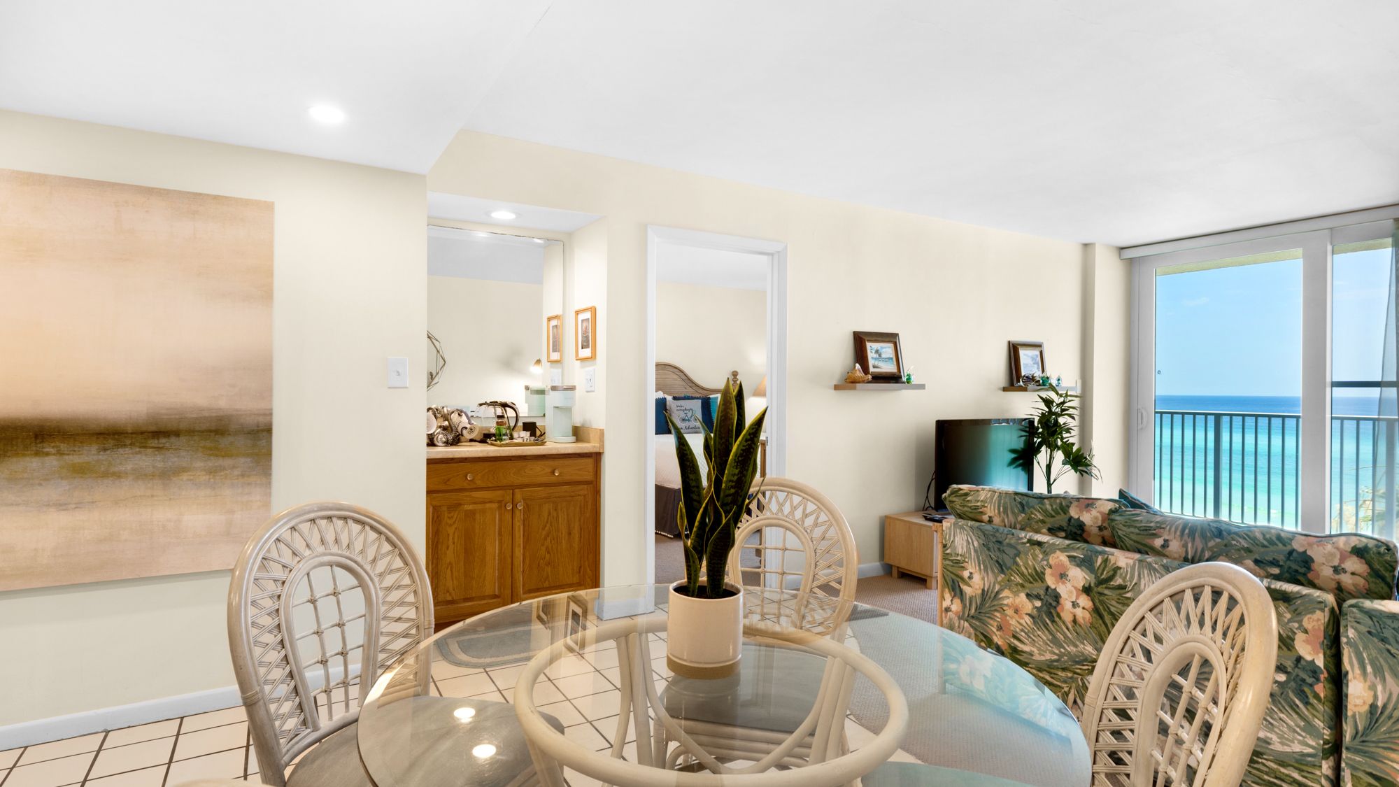 BeachCrest 503 Dining Area