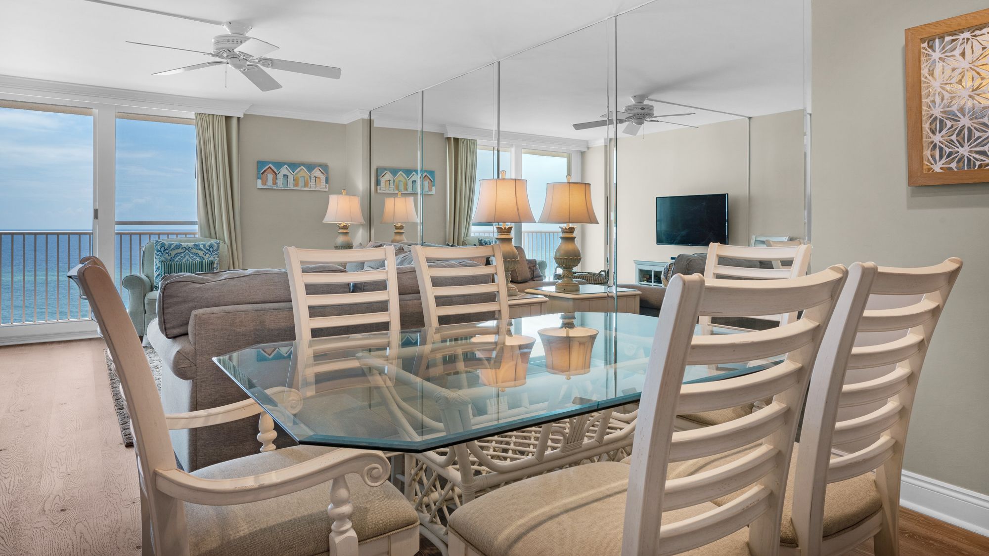 BeachCrest 601 Dining Area