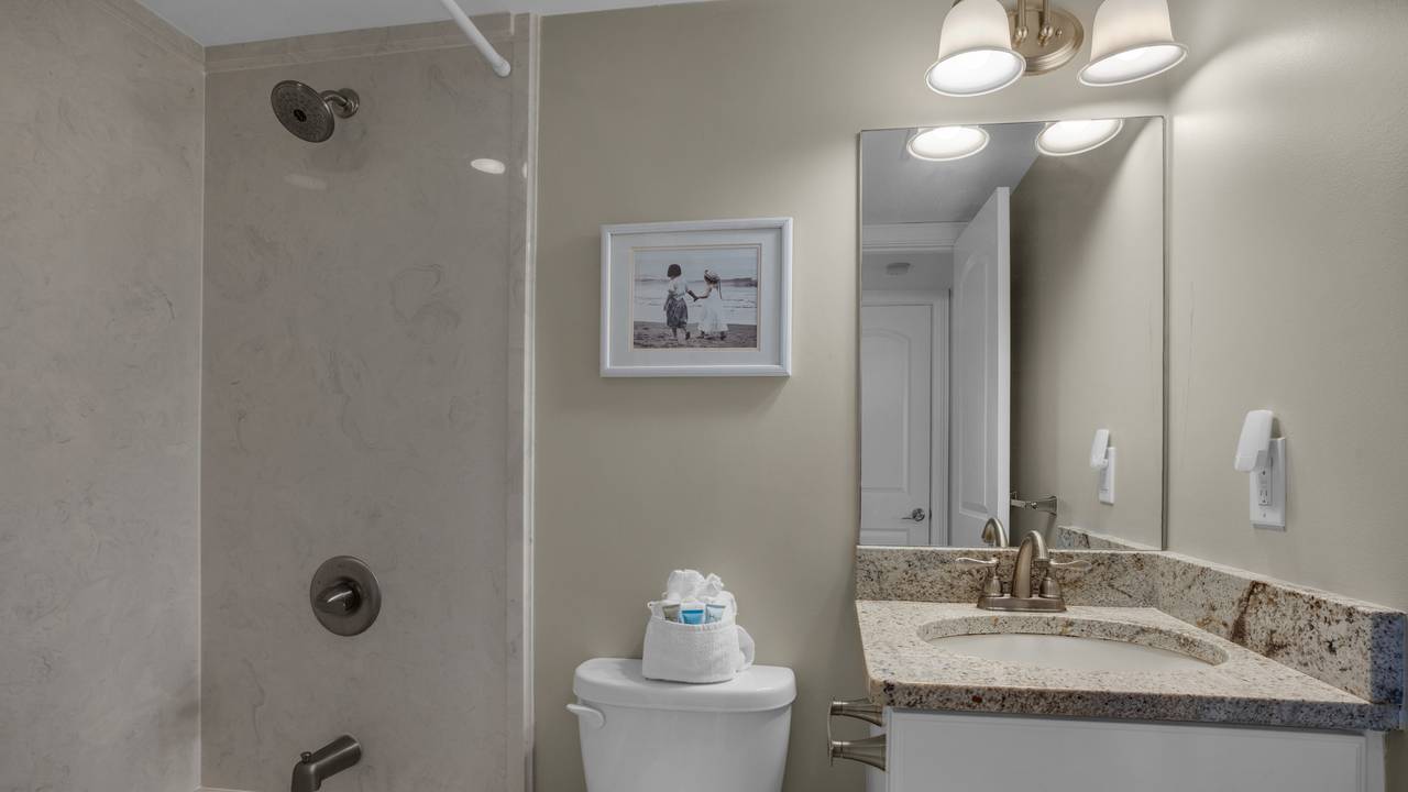 BeachCrest 601 Guest Bathroom BeachCrest 601 Guest Bathroom