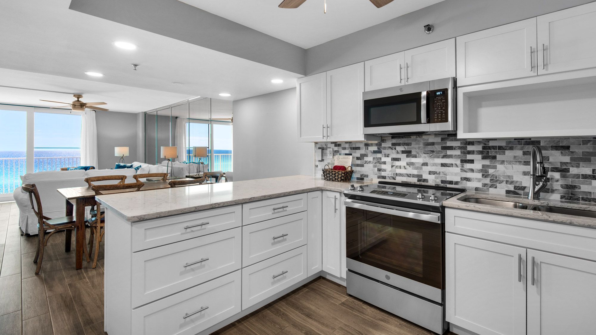 BeachCrest 603 Kitchen