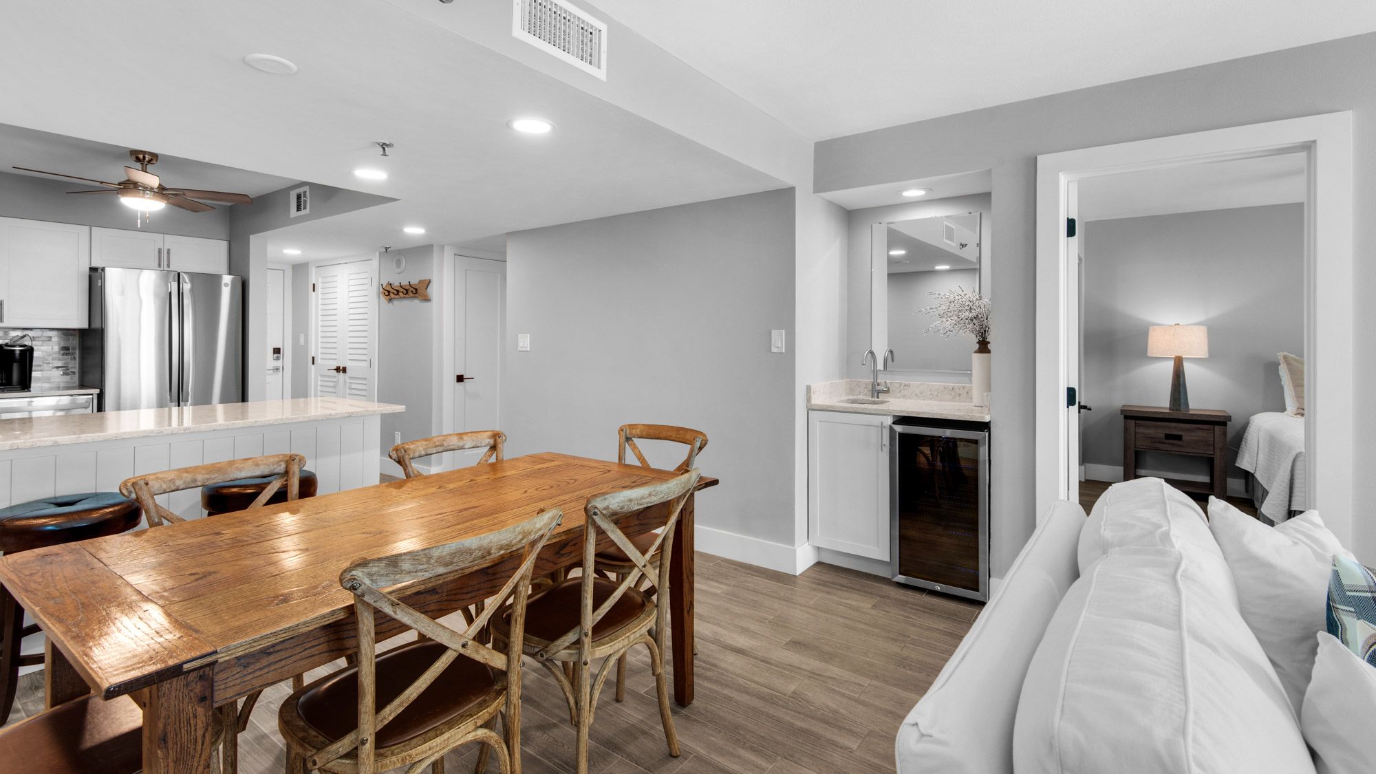 BeachCrest 603 Dining Area