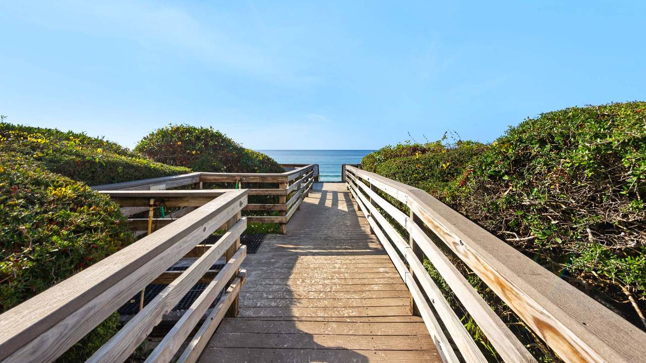 BeachCrest Grounds & Amenities BeachCrest Grounds & Amenities