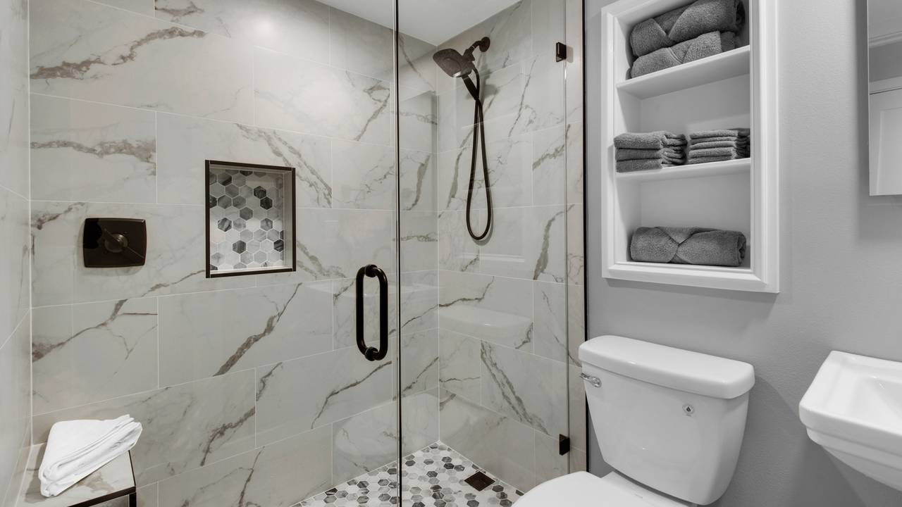 BeachCrest 603 Shared Bathroom BeachCrest 603 Shared Bathroom