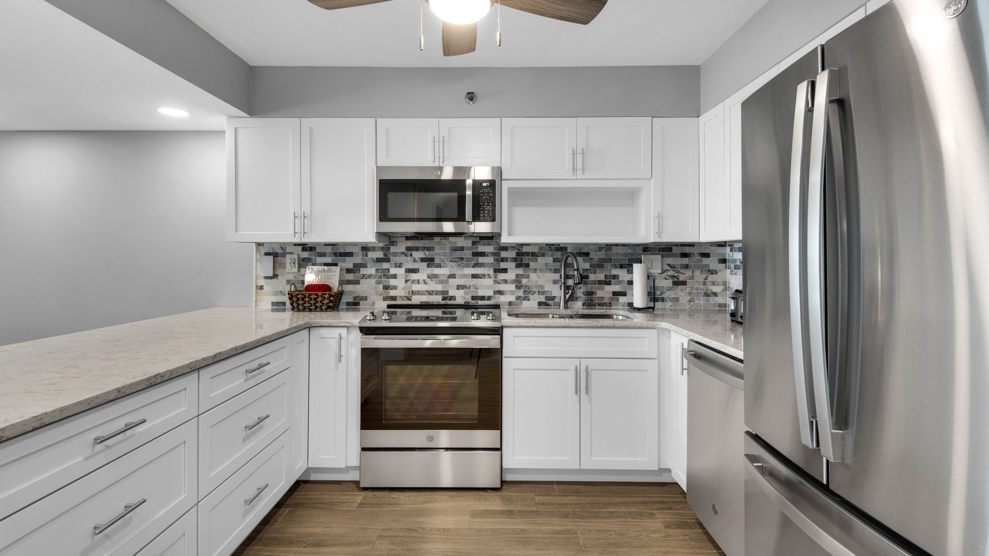 BeachCrest 603 Kitchen