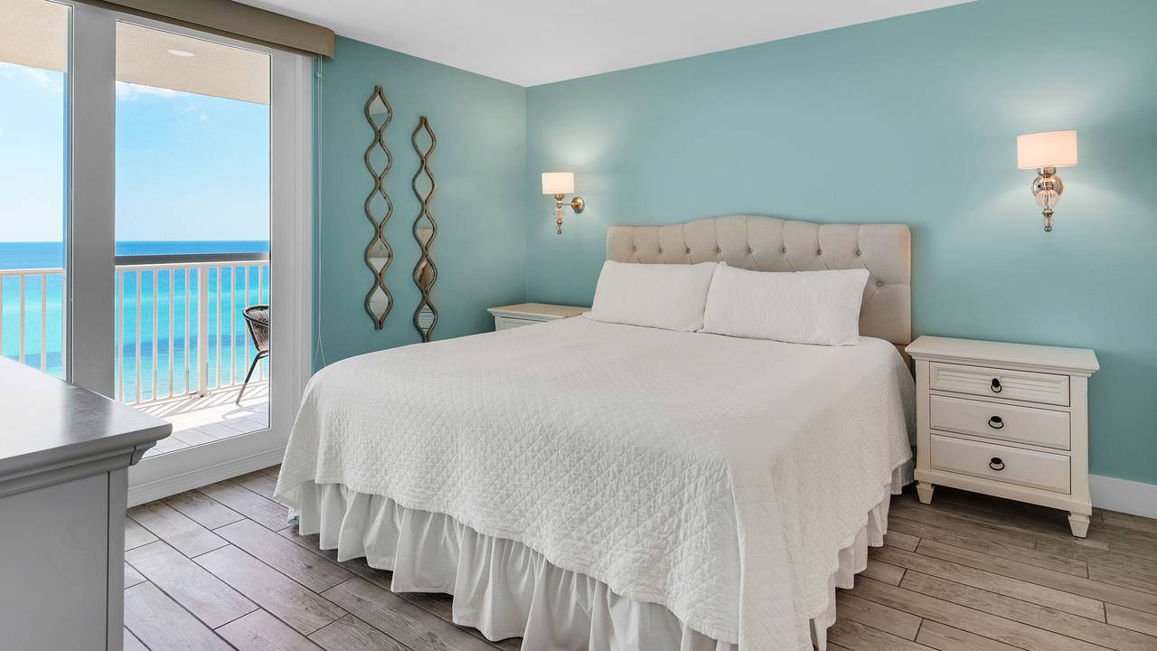 BeachCrest 604 Gulf Front Master/Primary bedroom with private ba BeachCrest 604 Gulf Front Master/Primary bedroom with private ba