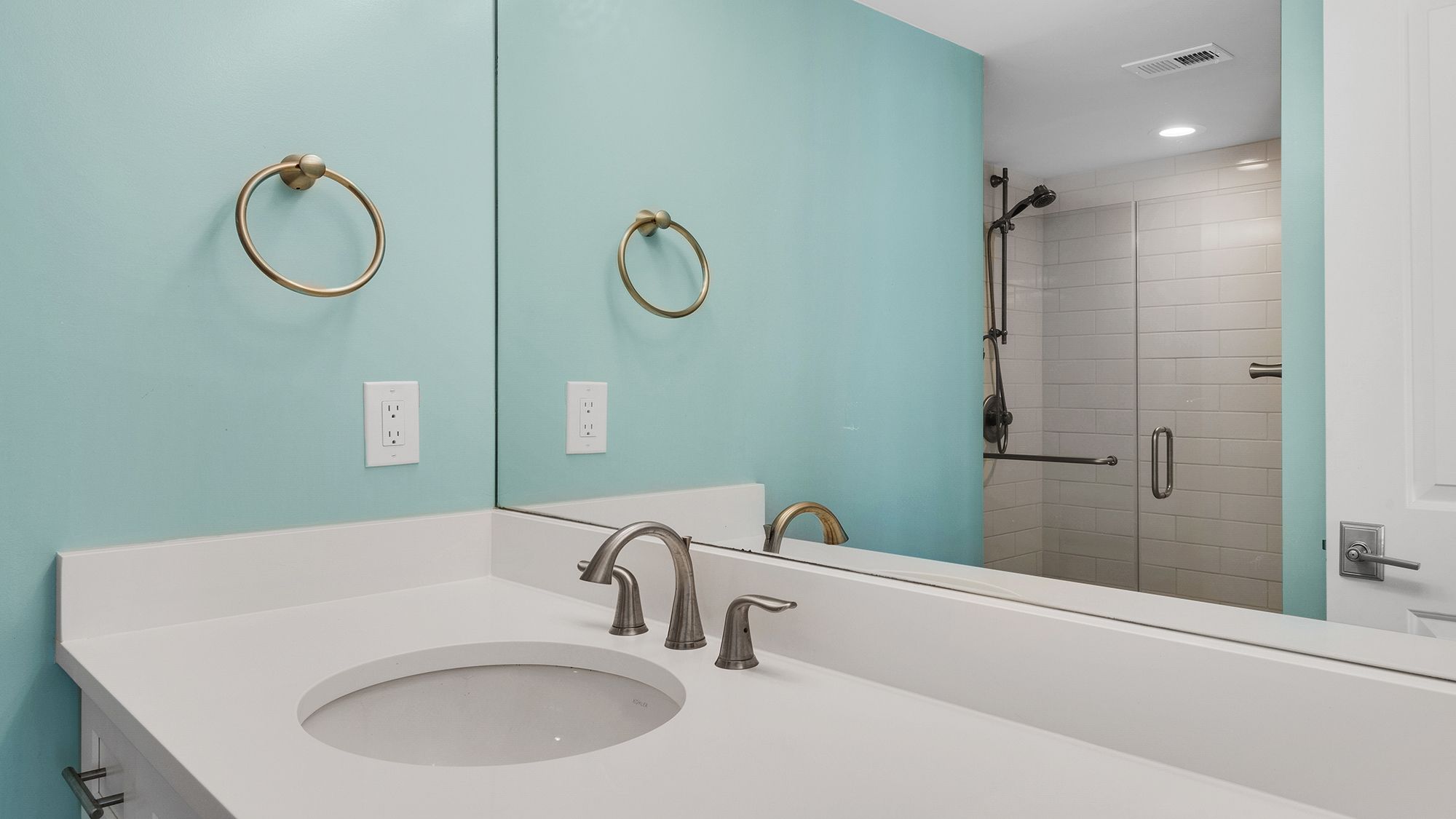 BeachCrest 604 En suite master/primary bathroom with single sink