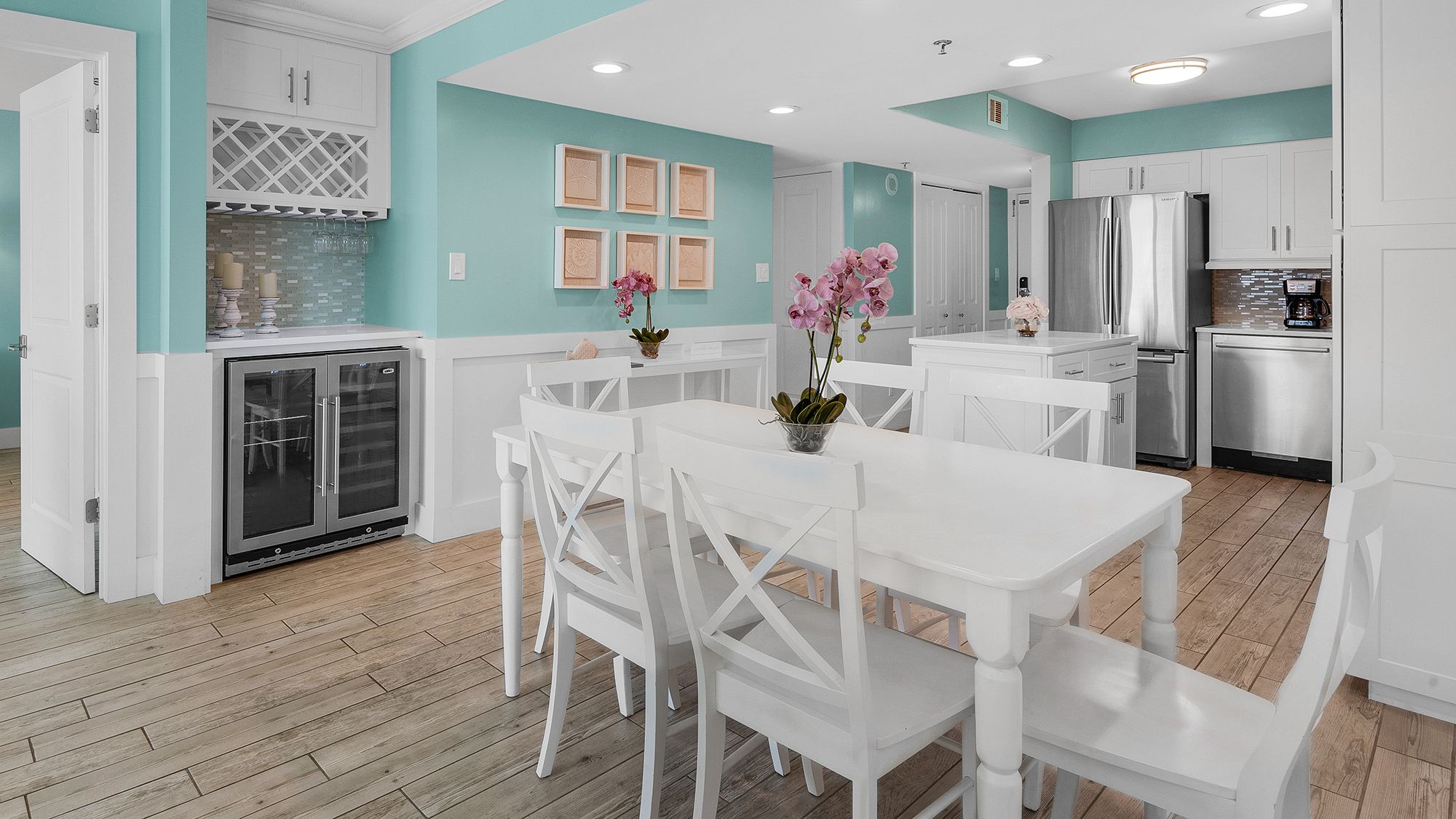 BeachCrest 604 Dining into Kitchen area