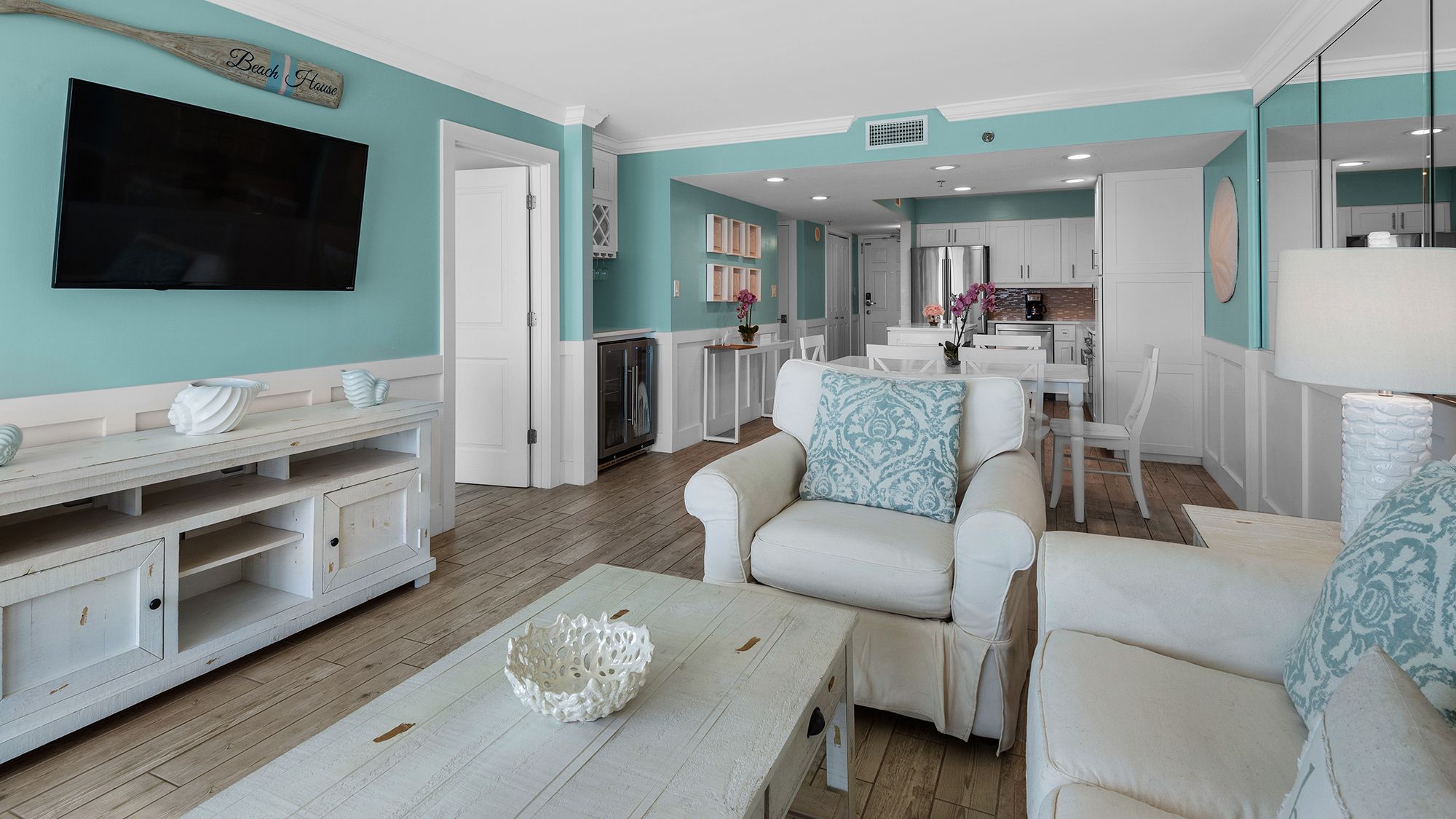 BeachCrest 604 Living Area