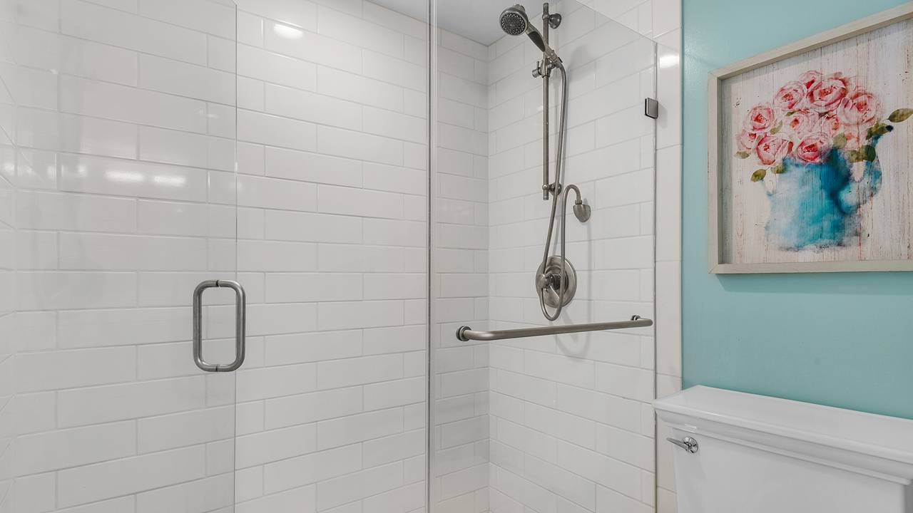 BeachCrest 604 En suite master/primary bathroom with single sink BeachCrest 604 En suite master/primary bathroom with single sink