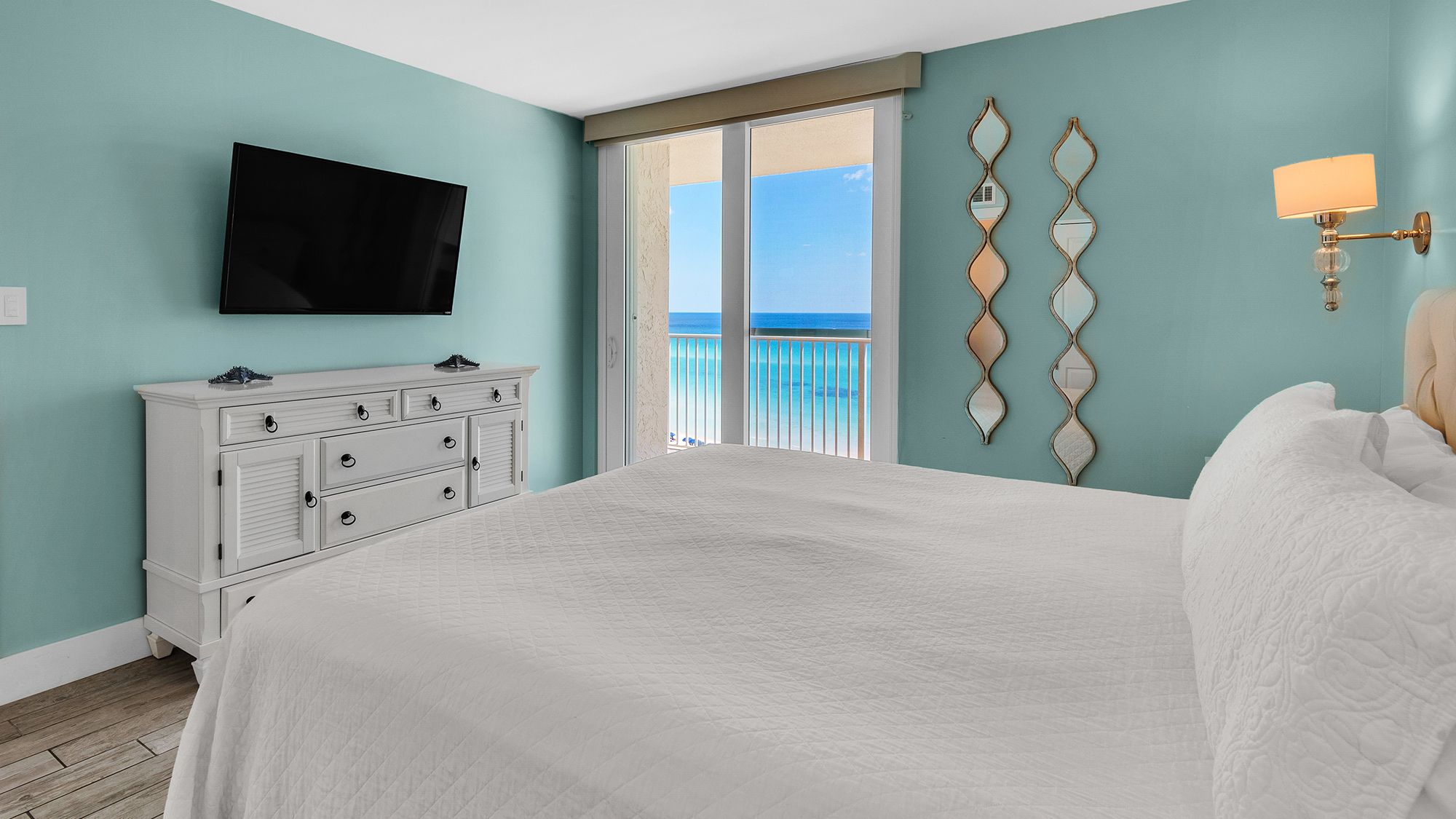 BeachCrest 604 Gulf Front Master/Primary bedroom with private ba