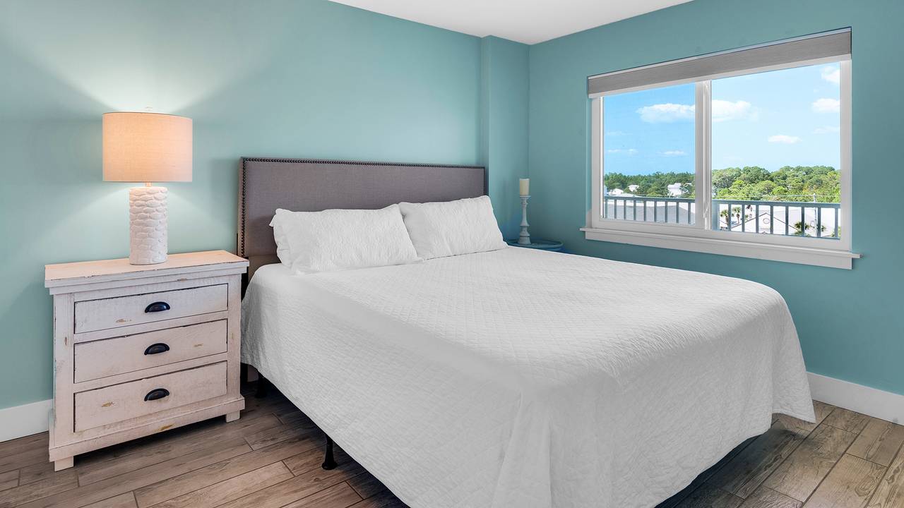 BeachCrest 604 Second bedroom with king size bed and smart TV BeachCrest 604 Second bedroom with king size bed and smart TV