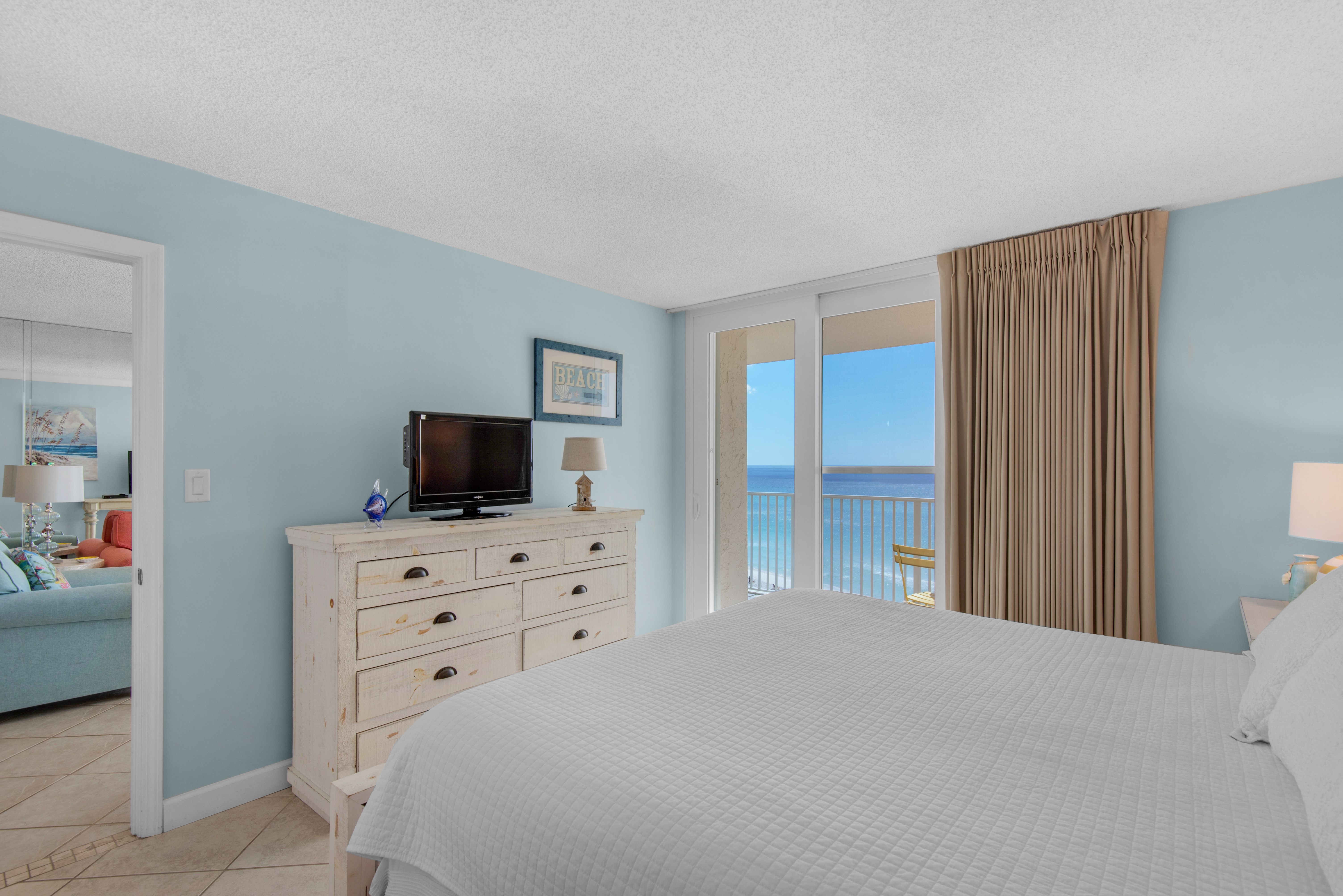 Beachcrest 702 Master Bed